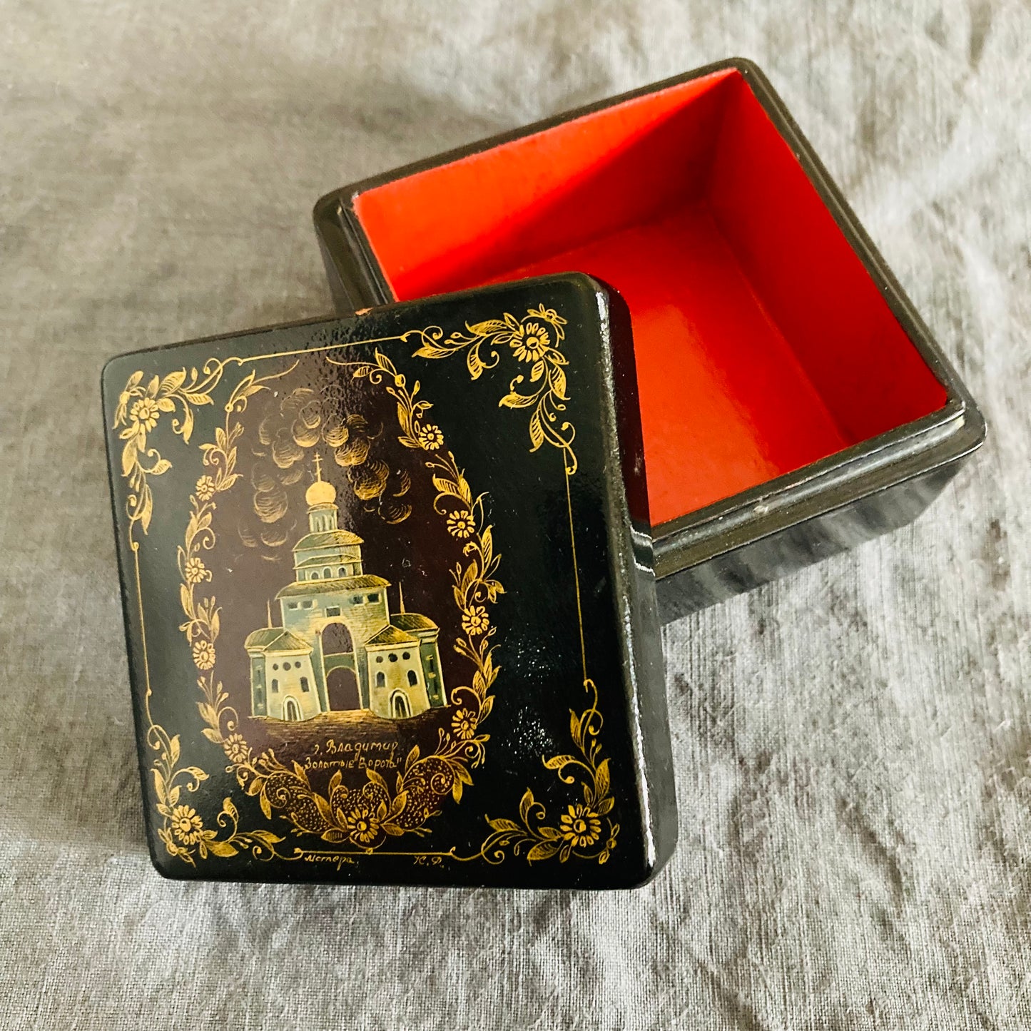 Vintage Paper Mache Lacquer Signed Square Russian Box