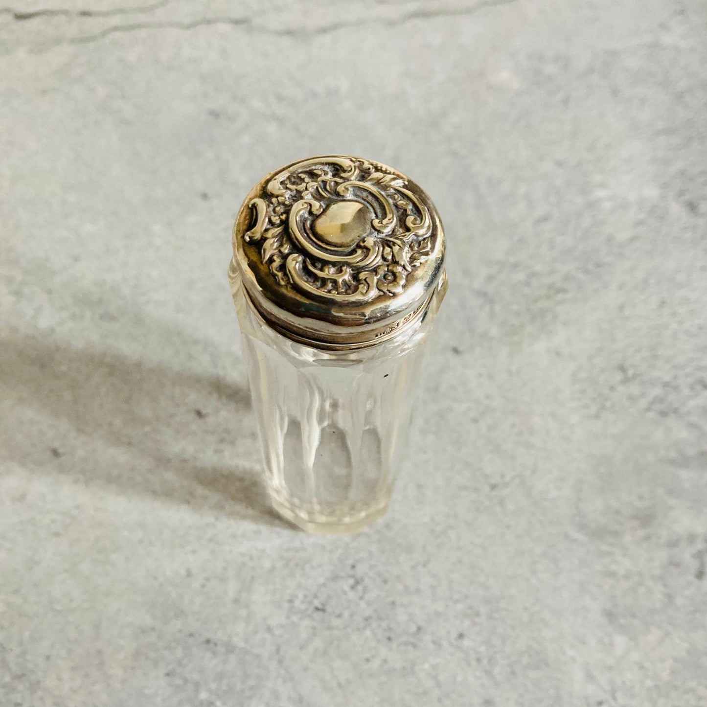 The Mixologist Tamara - Small Glass Container with Silver Lid
