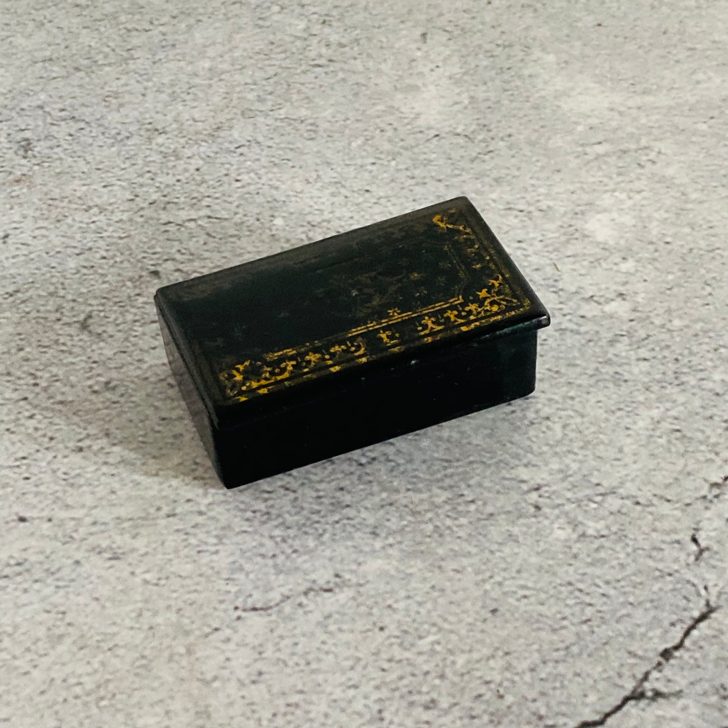 Antique Paper Mache Black Lacquer Snuff Box