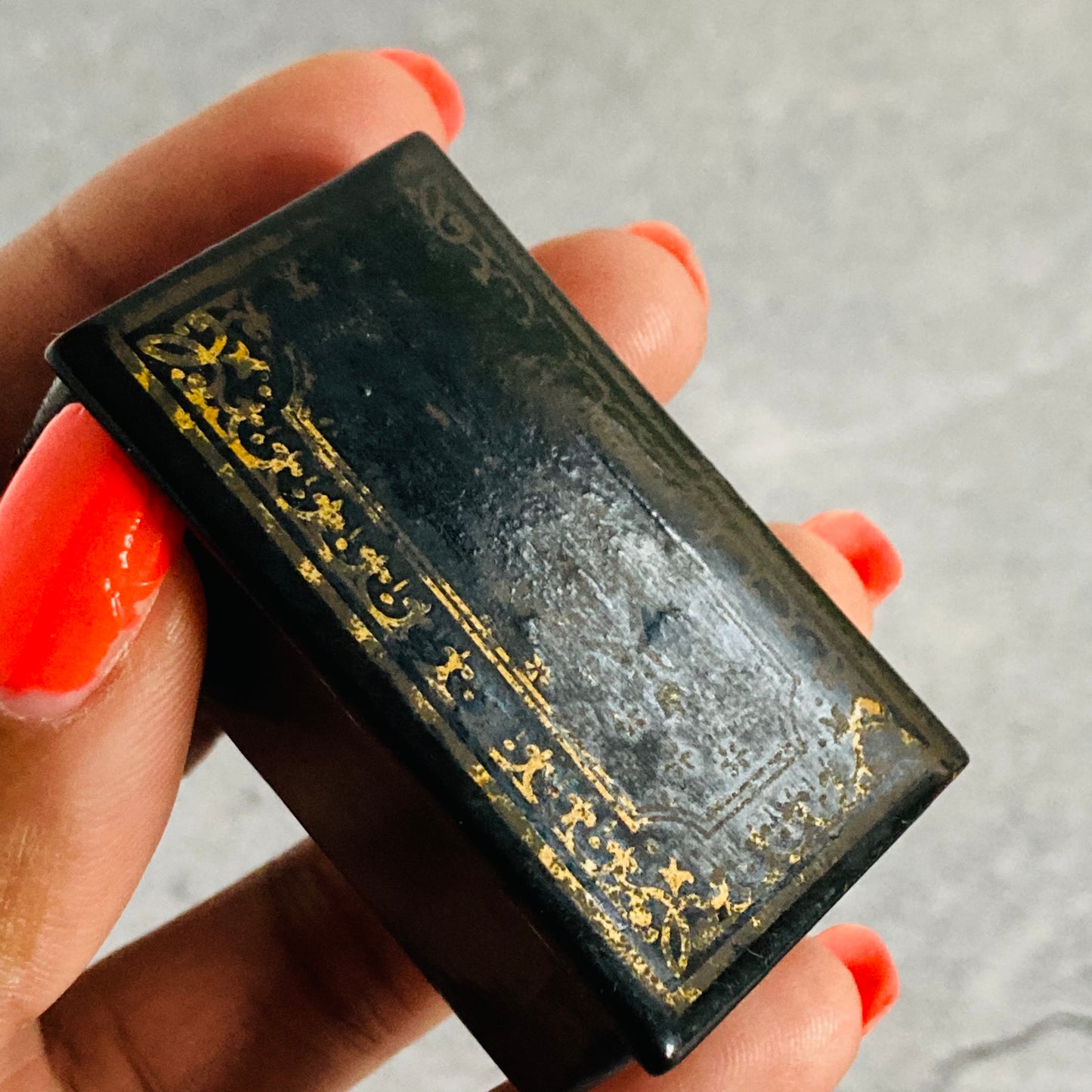 Antique Paper Mache Black Lacquer Snuff Box