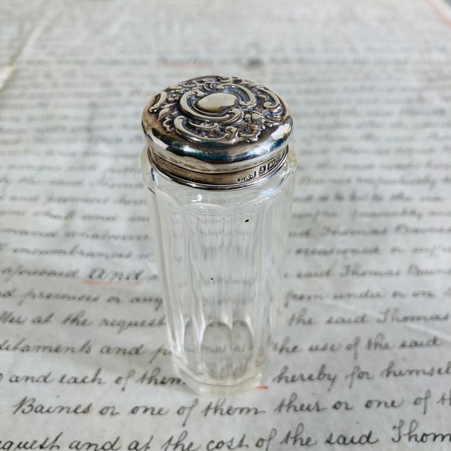 The Mixologist Tamara - Small Glass Container with Silver Lid