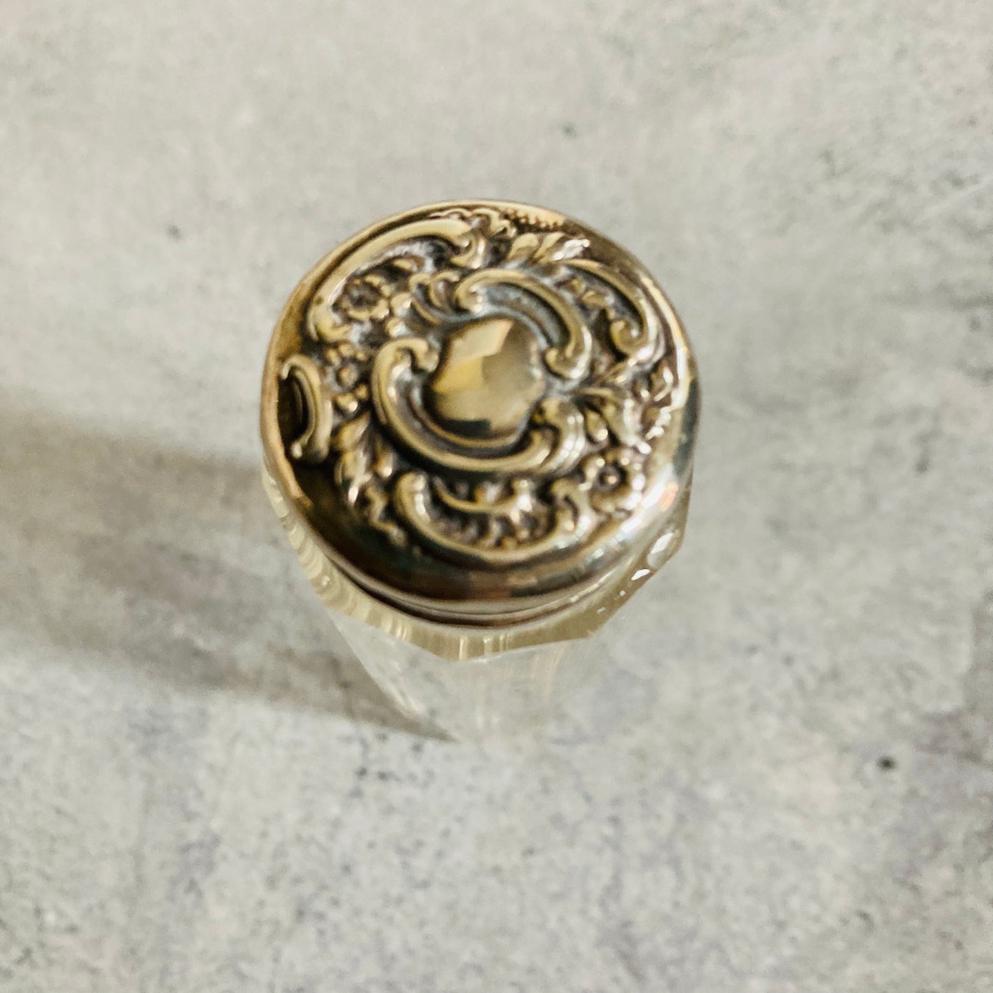 The Mixologist Tamara - Small Glass Container with Silver Lid