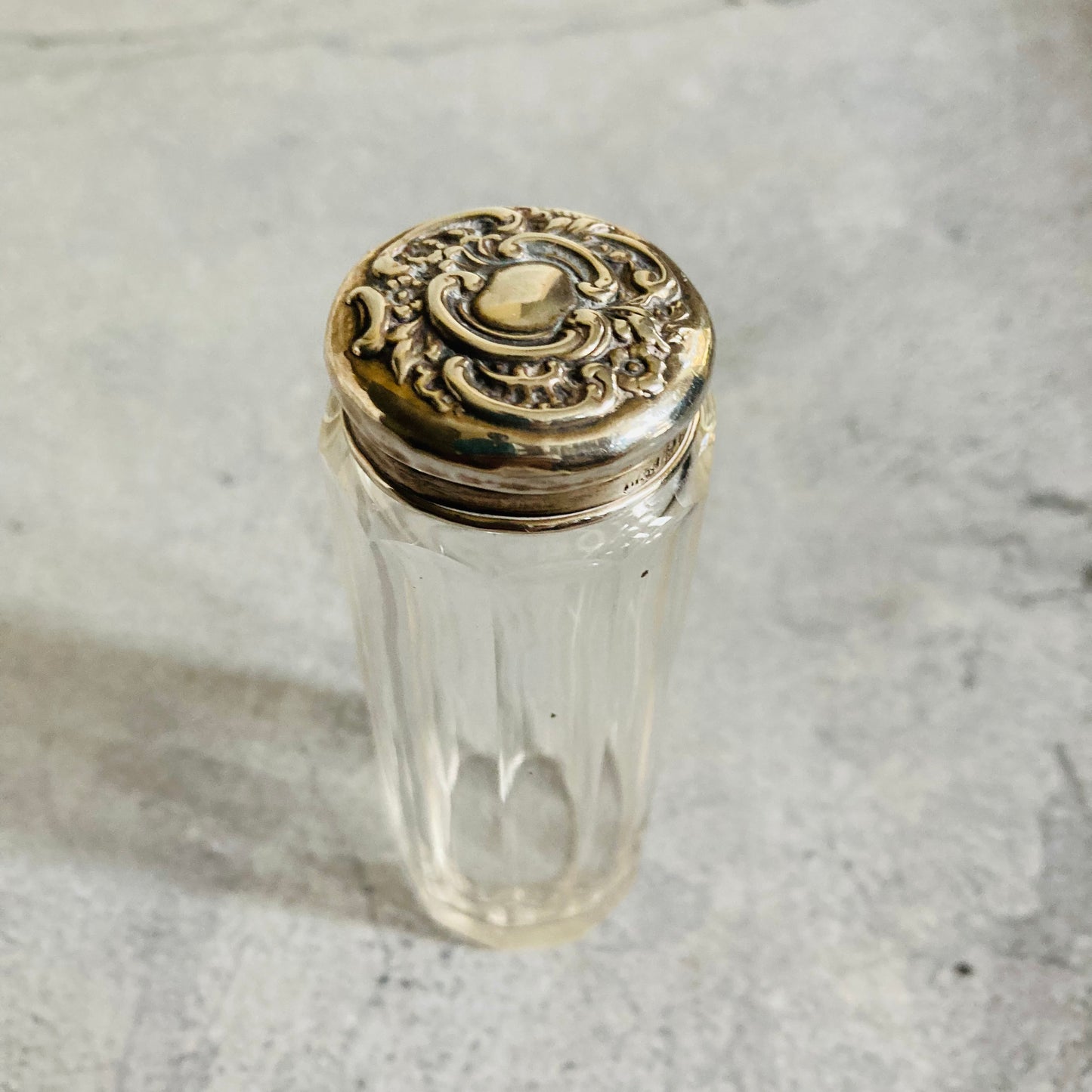 The Mixologist Tamara - Small Glass Container with Silver Lid