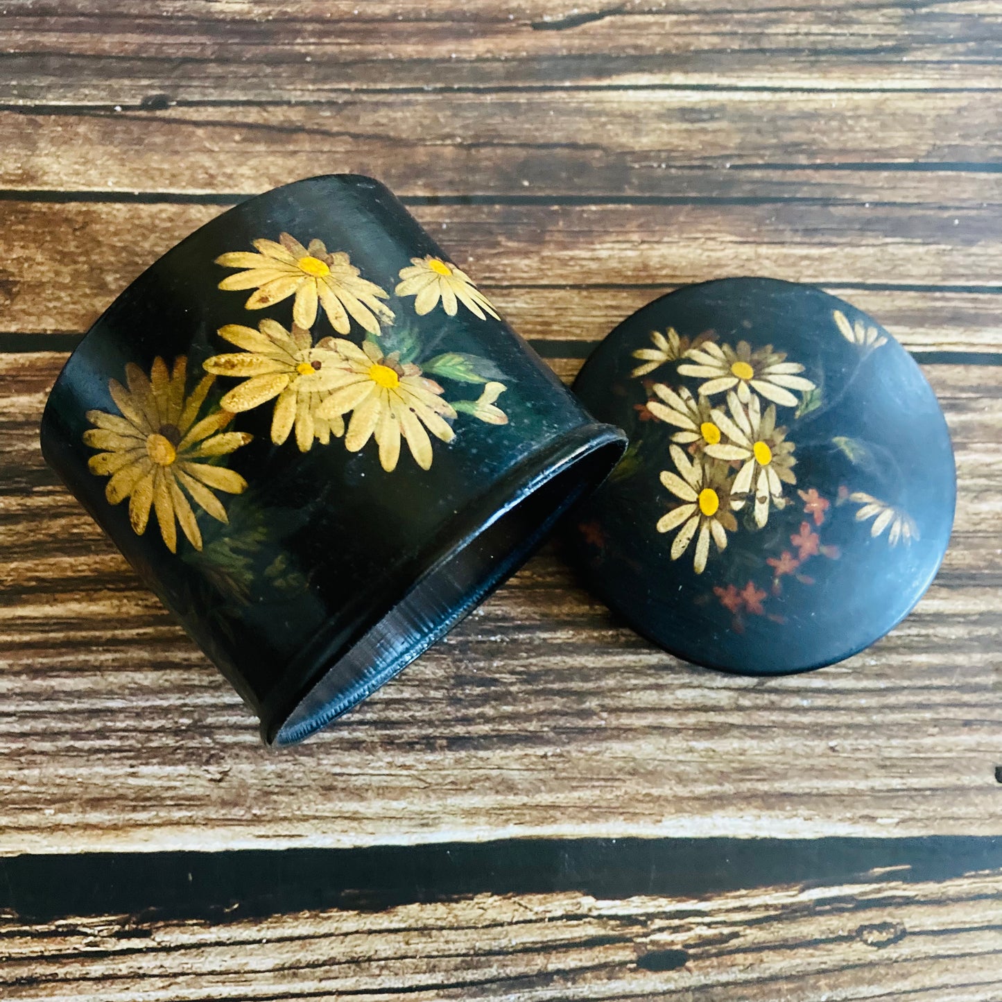 Antique Paper Mache Lacquer Box With Hand Painted Daisy Flowers & Butterfly