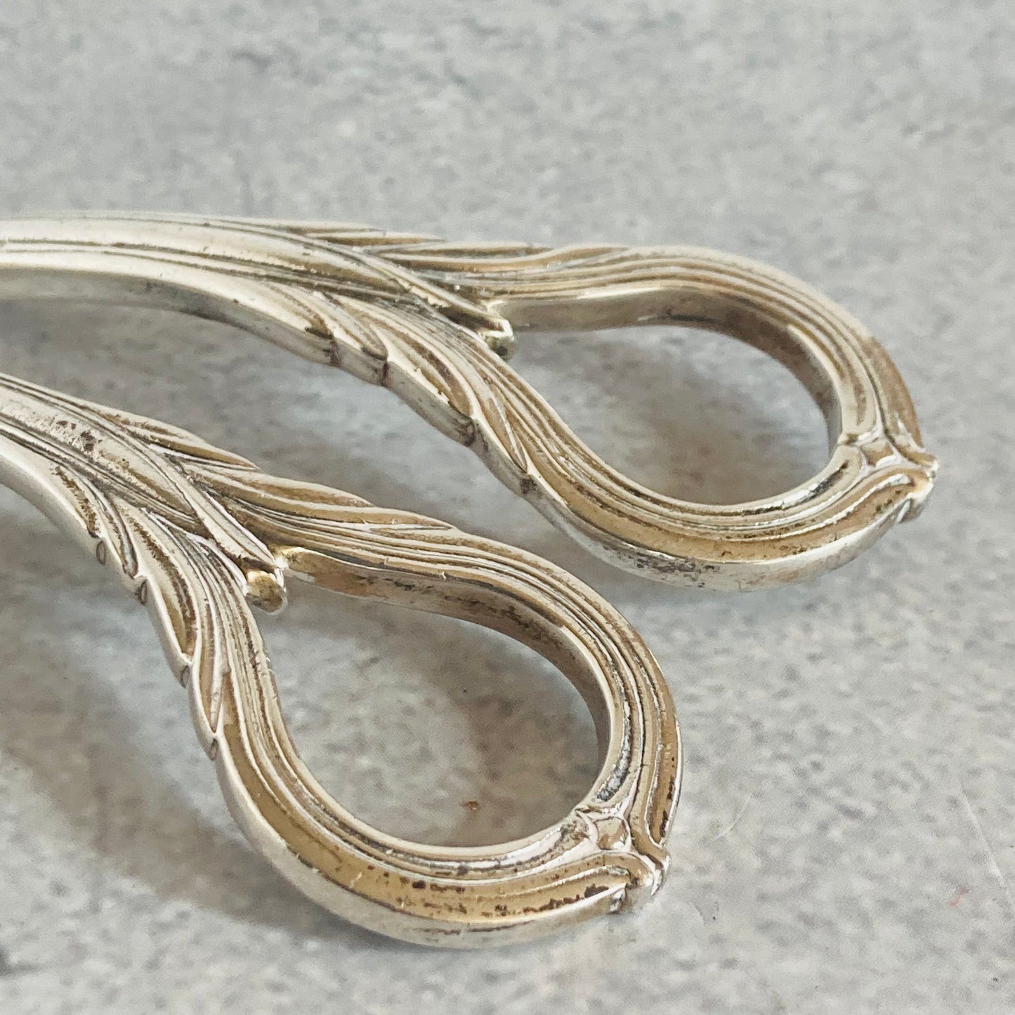 The Headhunter Trish - Sterling Silver Grape Scissors