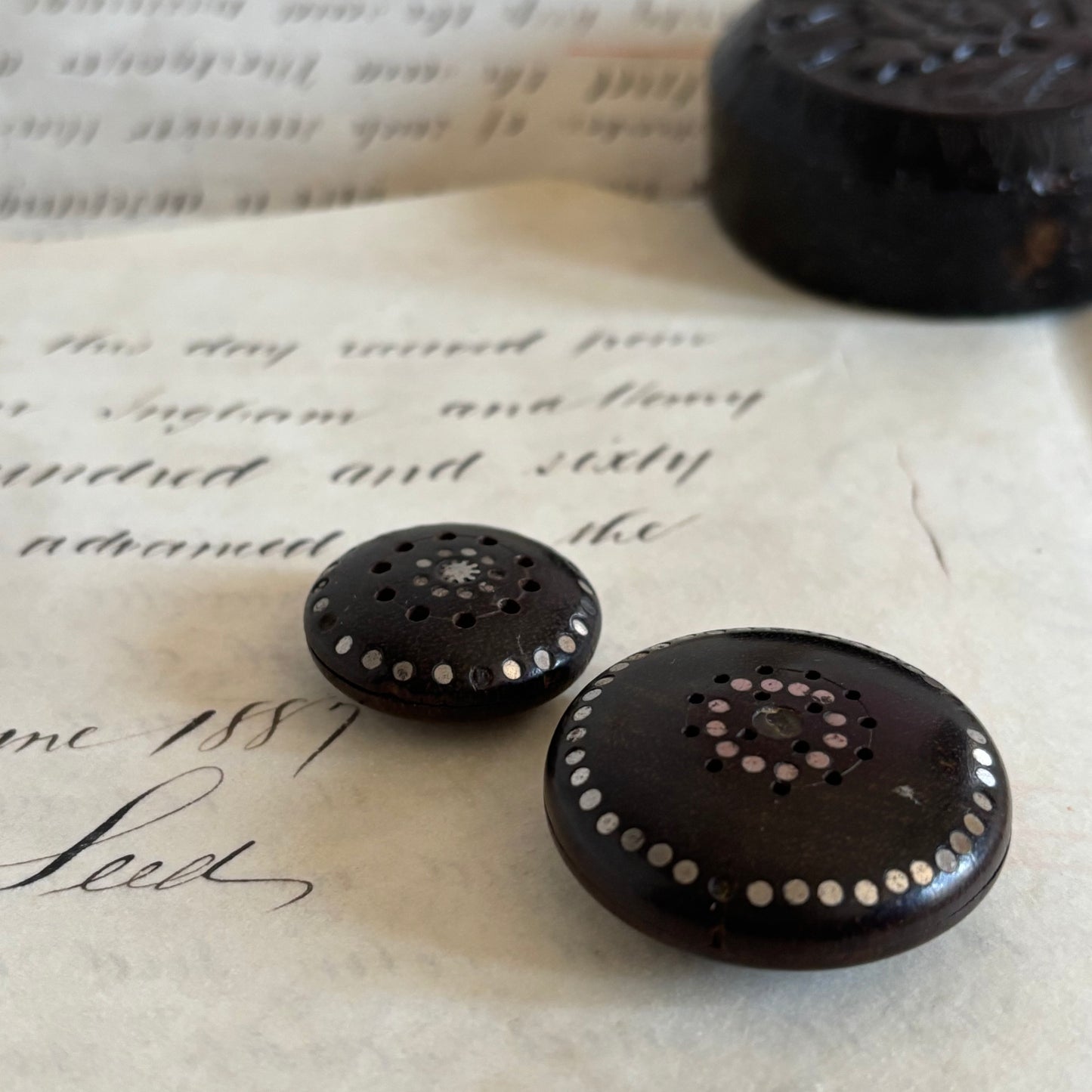 Antique Round Treen Vinaigrette Case | The Urban Vintage Affair