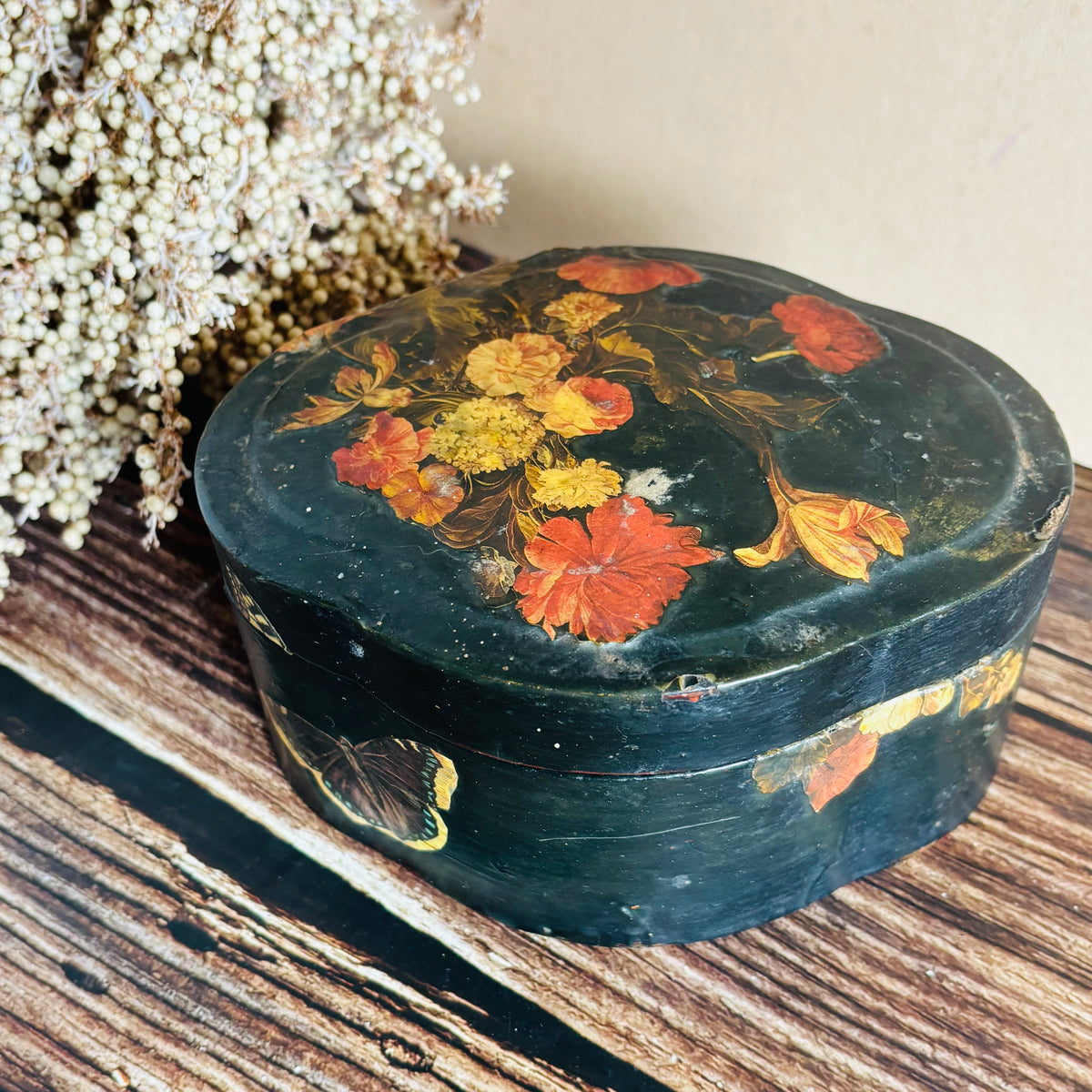 The Mixologist Mo - Victorian Black Lacquer Paper Mache Box