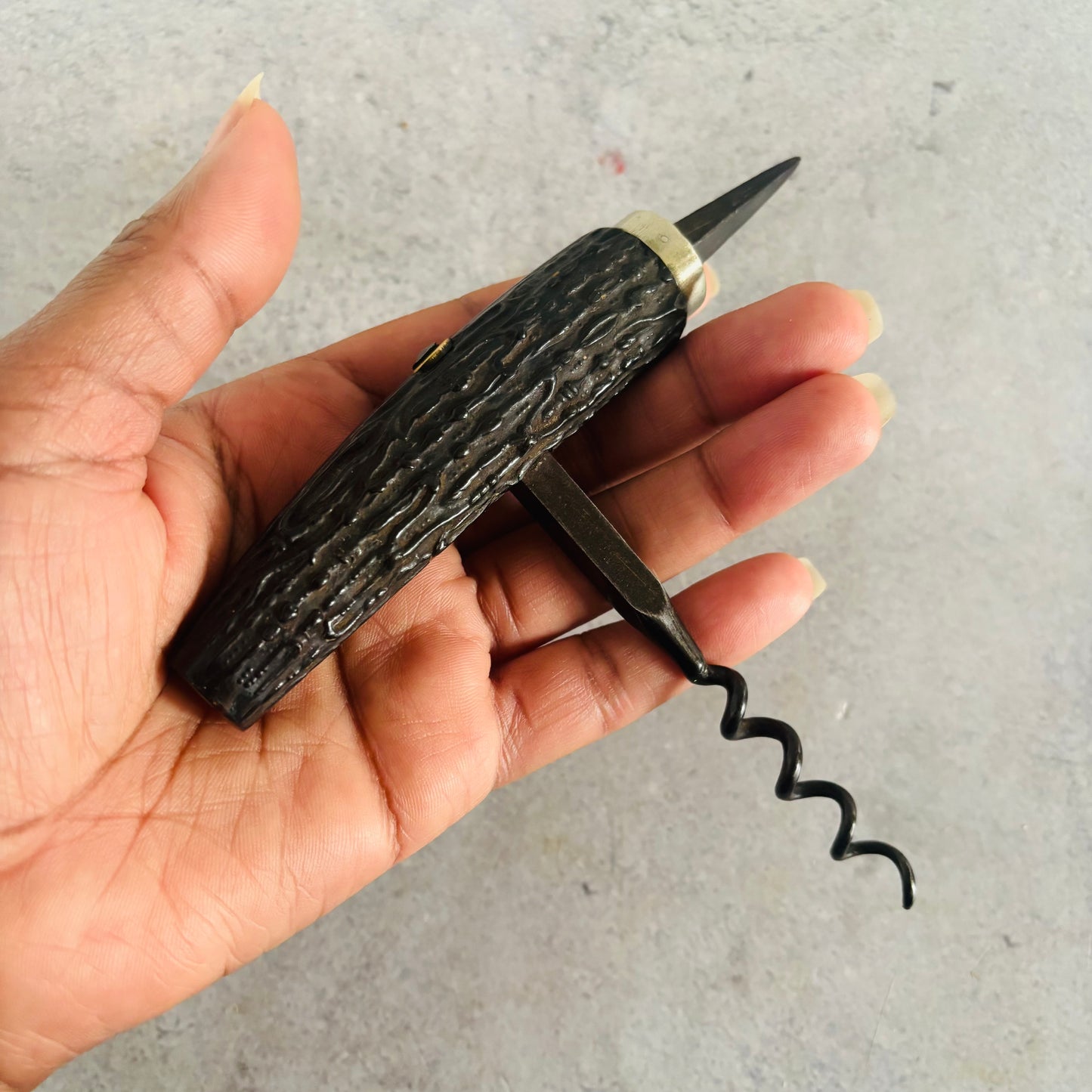 The Director Katie - Victorian Pressed Horn Handle Corkscrew