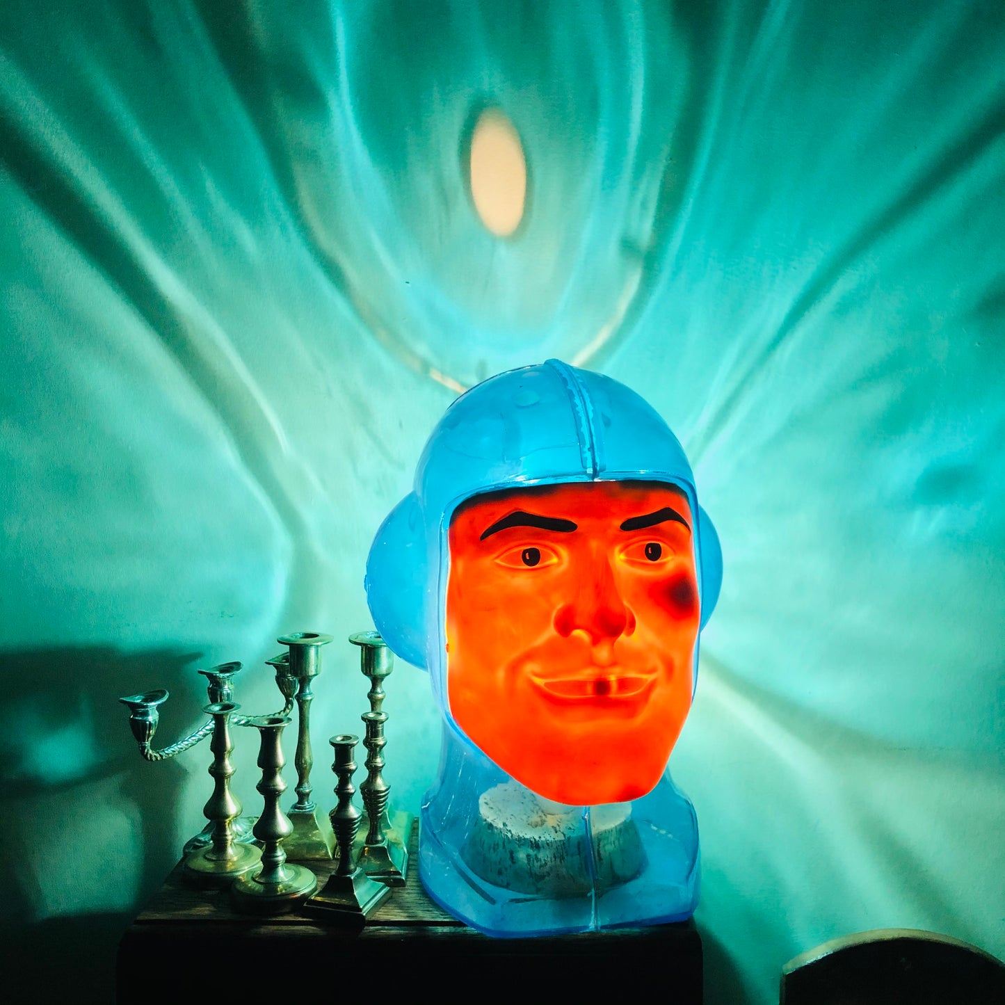 The Director Buzz - A Head Light