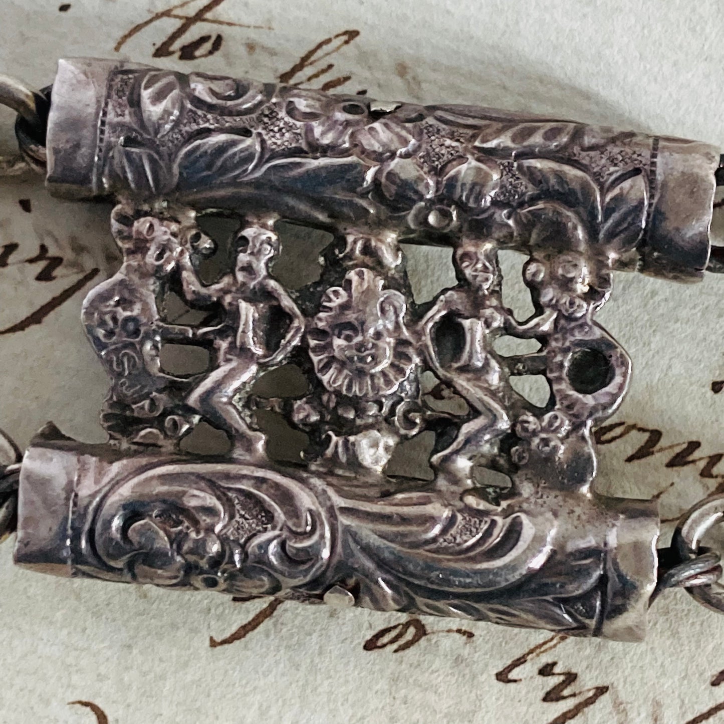 The Director Sharn - Victorian Silver Chain Belt