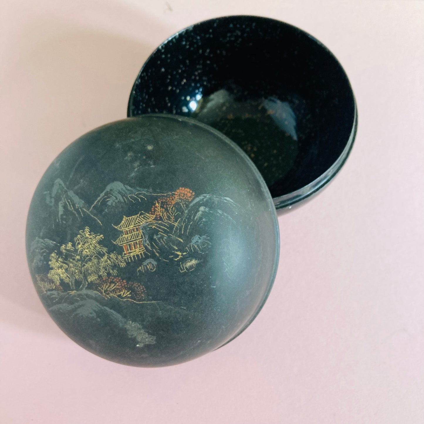 Japanese Lacquer Chinoiserie Round Box