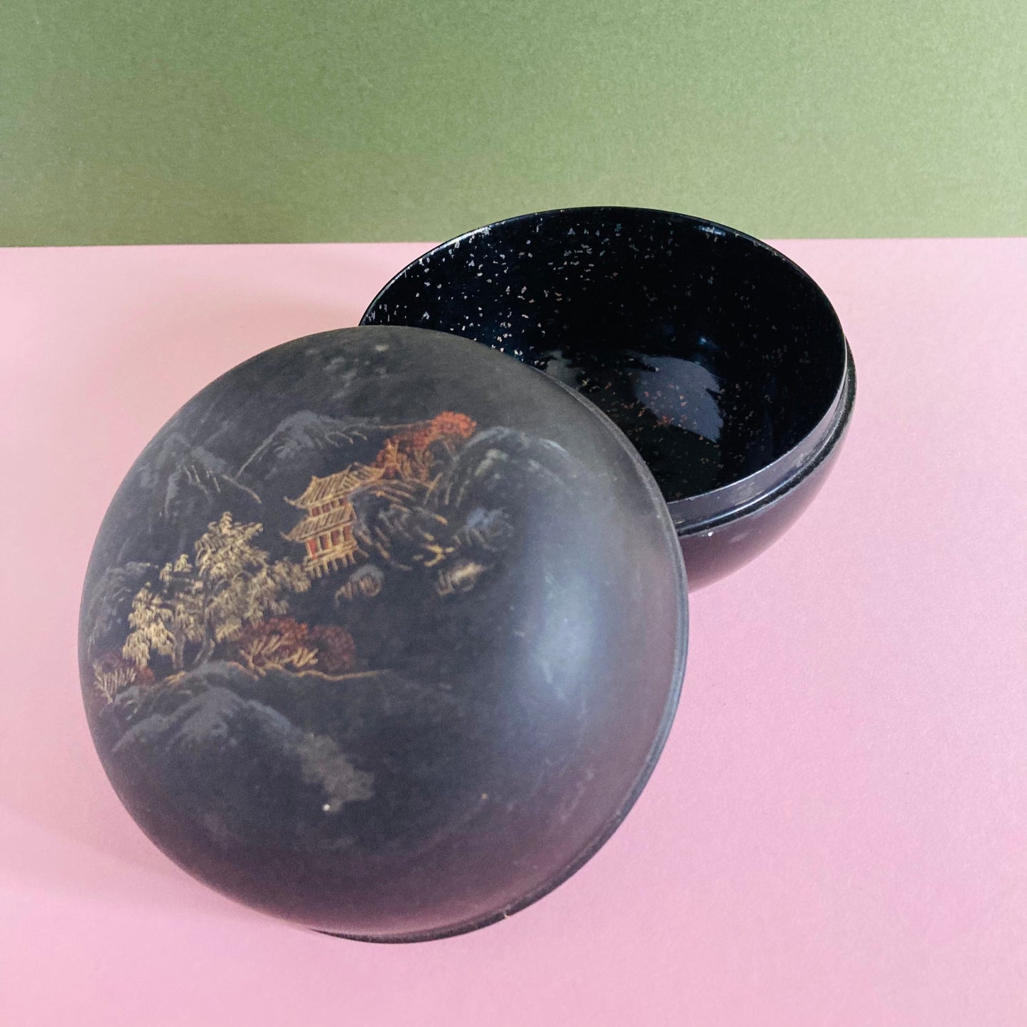 Japanese Lacquer Chinoiserie Round Box