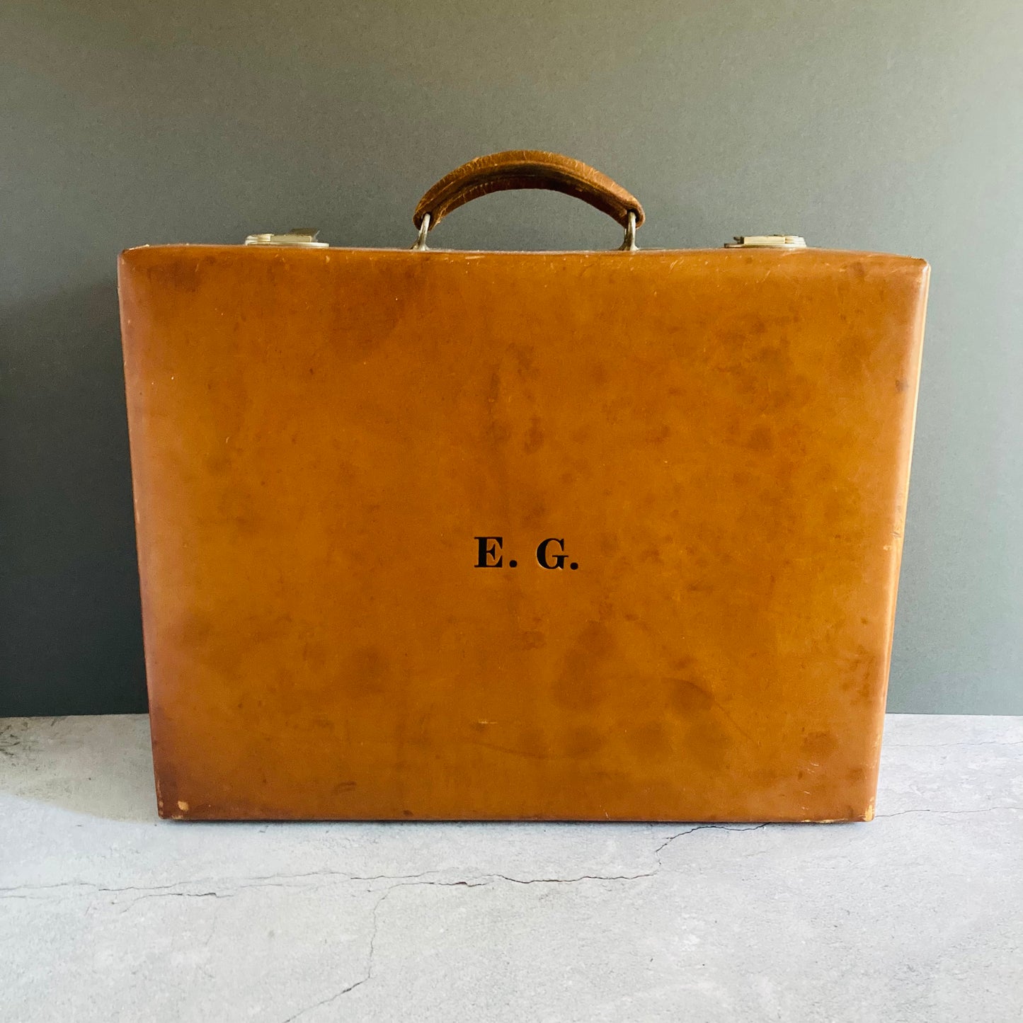 Smart Classic Antique Leather Travel Grooming Suitcase John Pound & Co