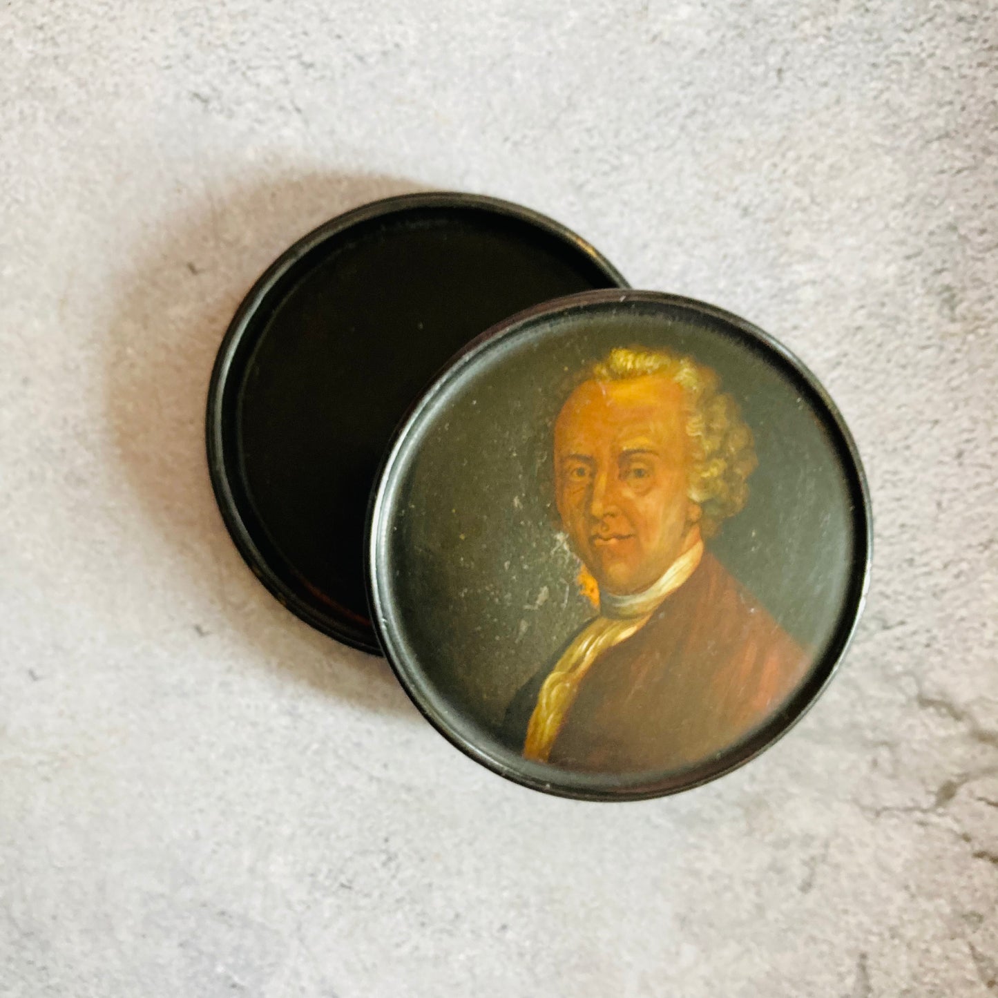 Antique Lacquer Paper Mache Snuff Box