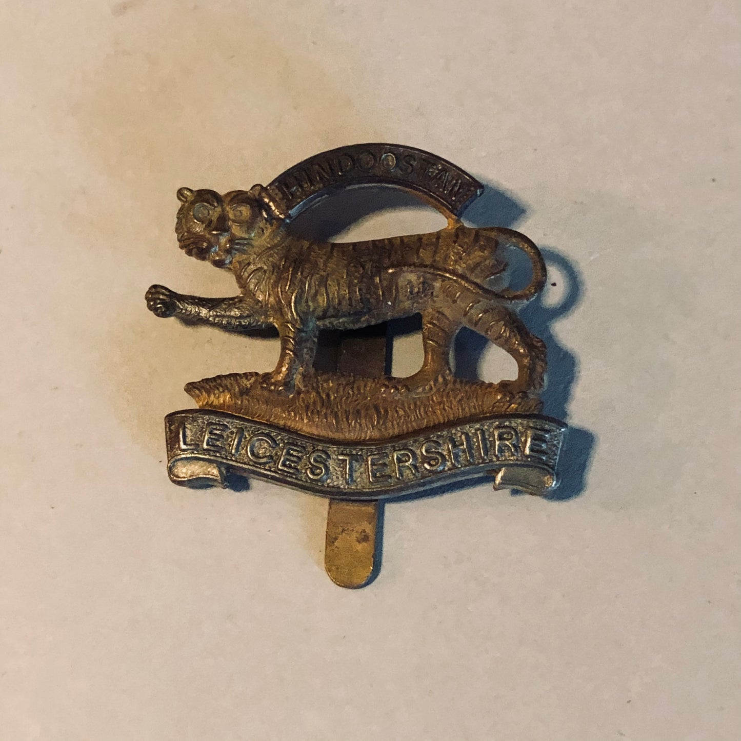 Vintage Military Cap Badge For Leicestershire