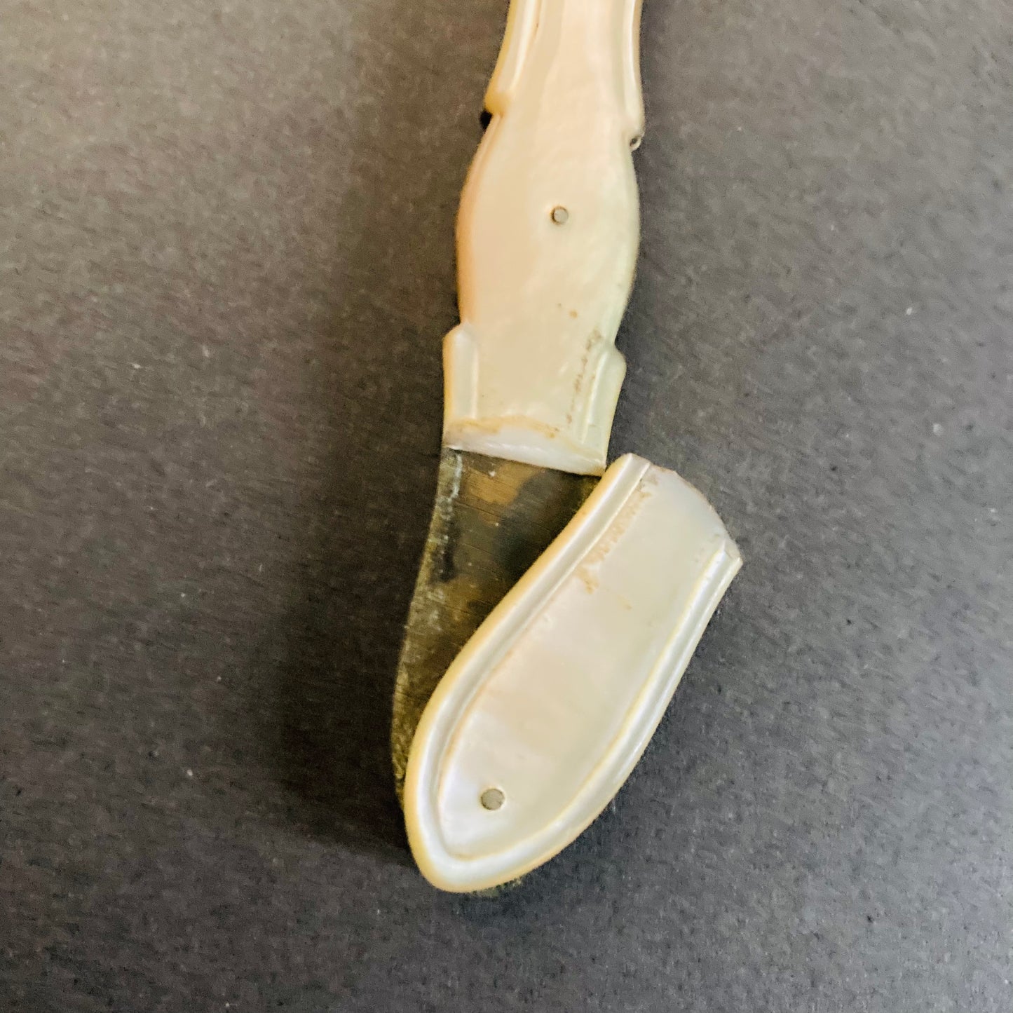 The Headhunter Kelly - Antique Silver Fold Fruit Knife 1851