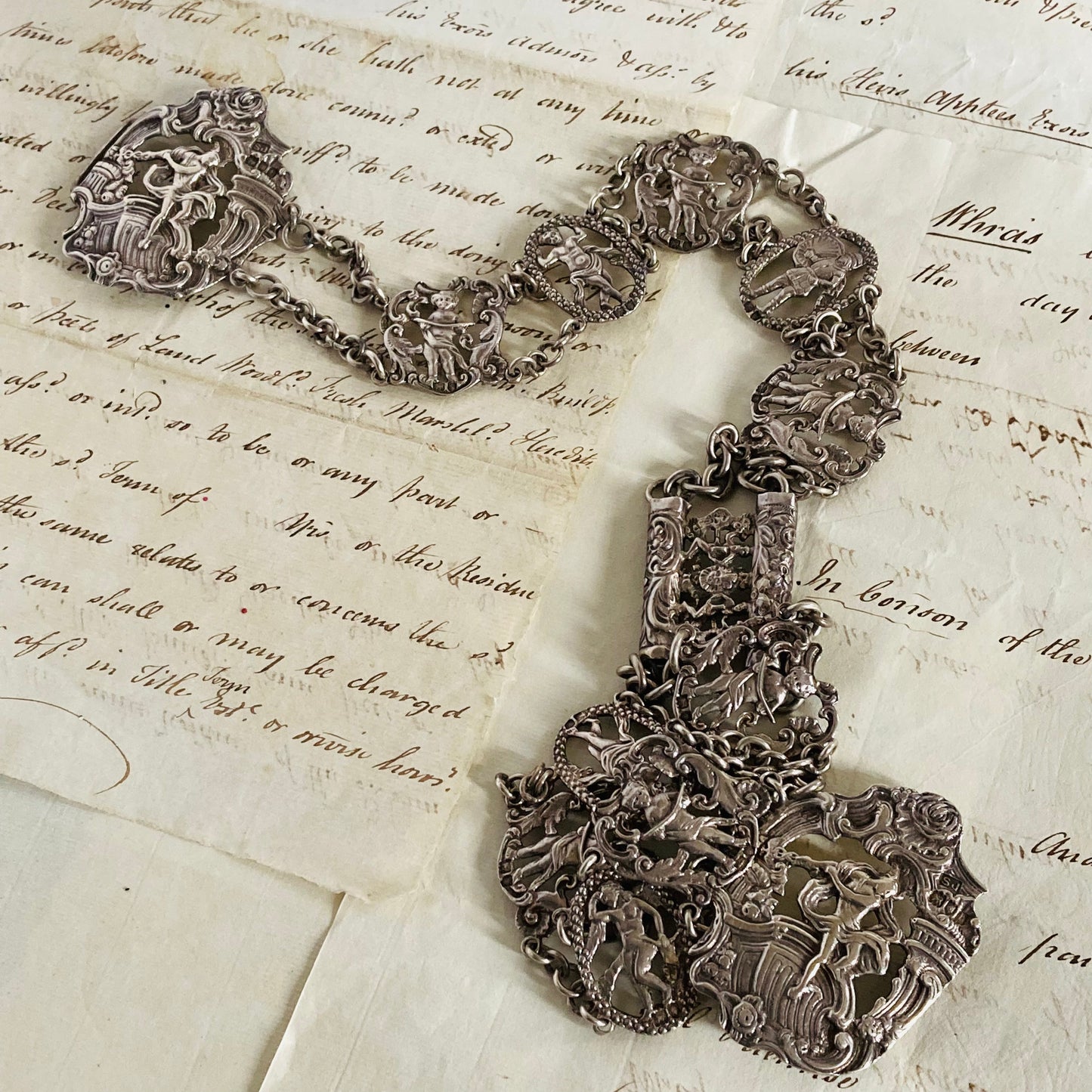 The Director Sharn - Victorian Silver Chain Belt