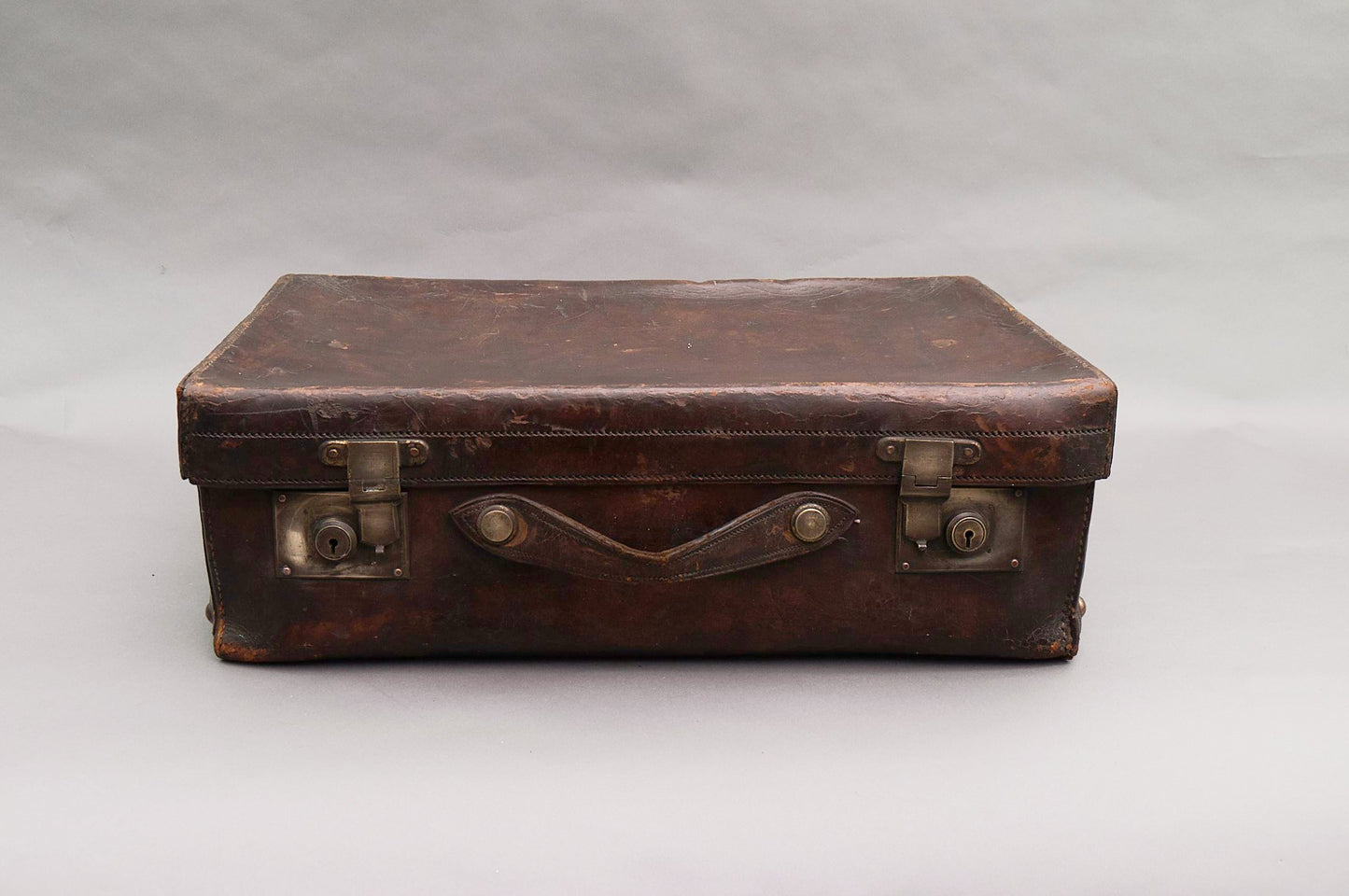 The Goth Cameron - Large Distressed Vintage Leather Storage Suitcase