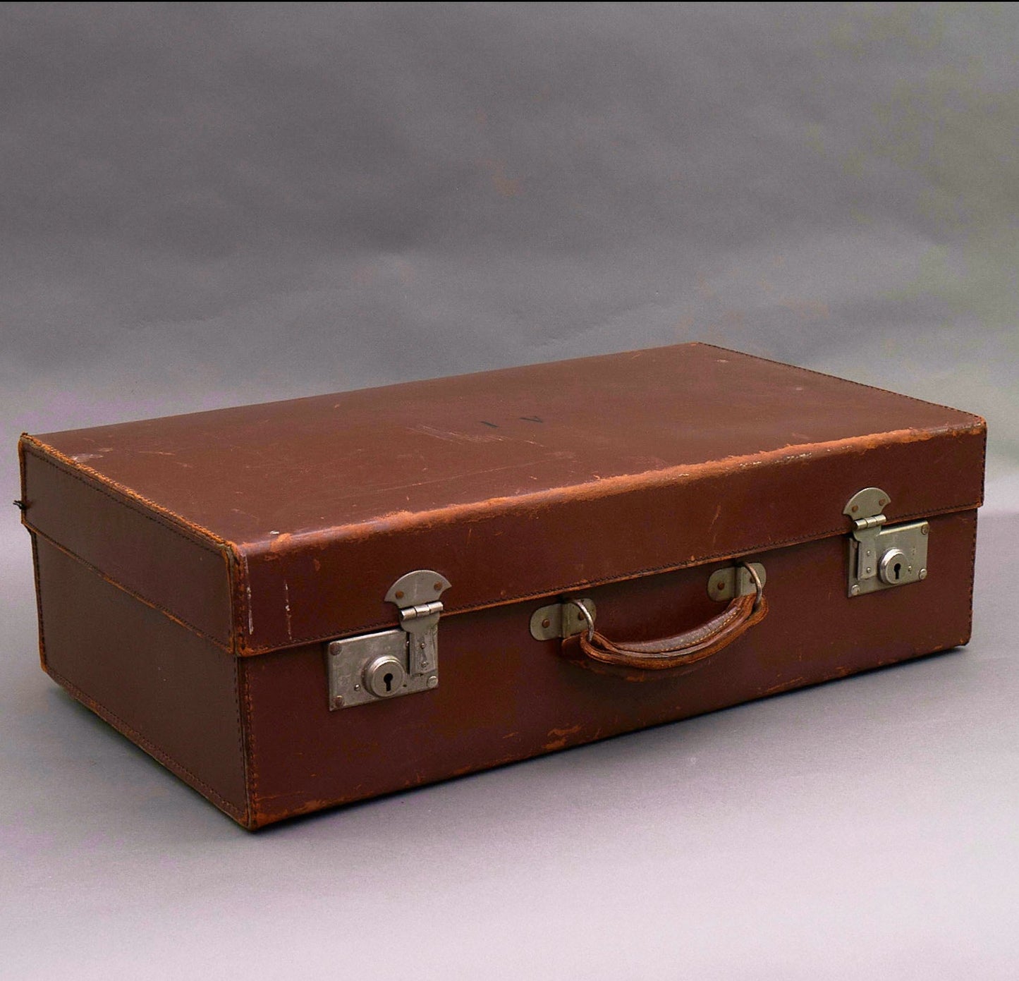 The Goth Kelly - Vintage Suitcase with Monogram A I