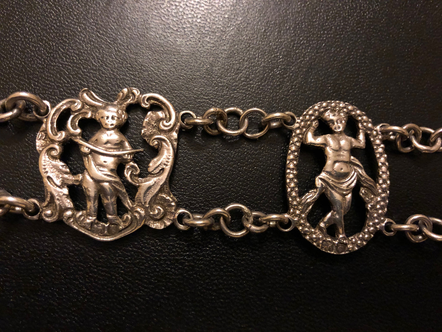 The Director Sharn - Victorian Silver Chain Belt