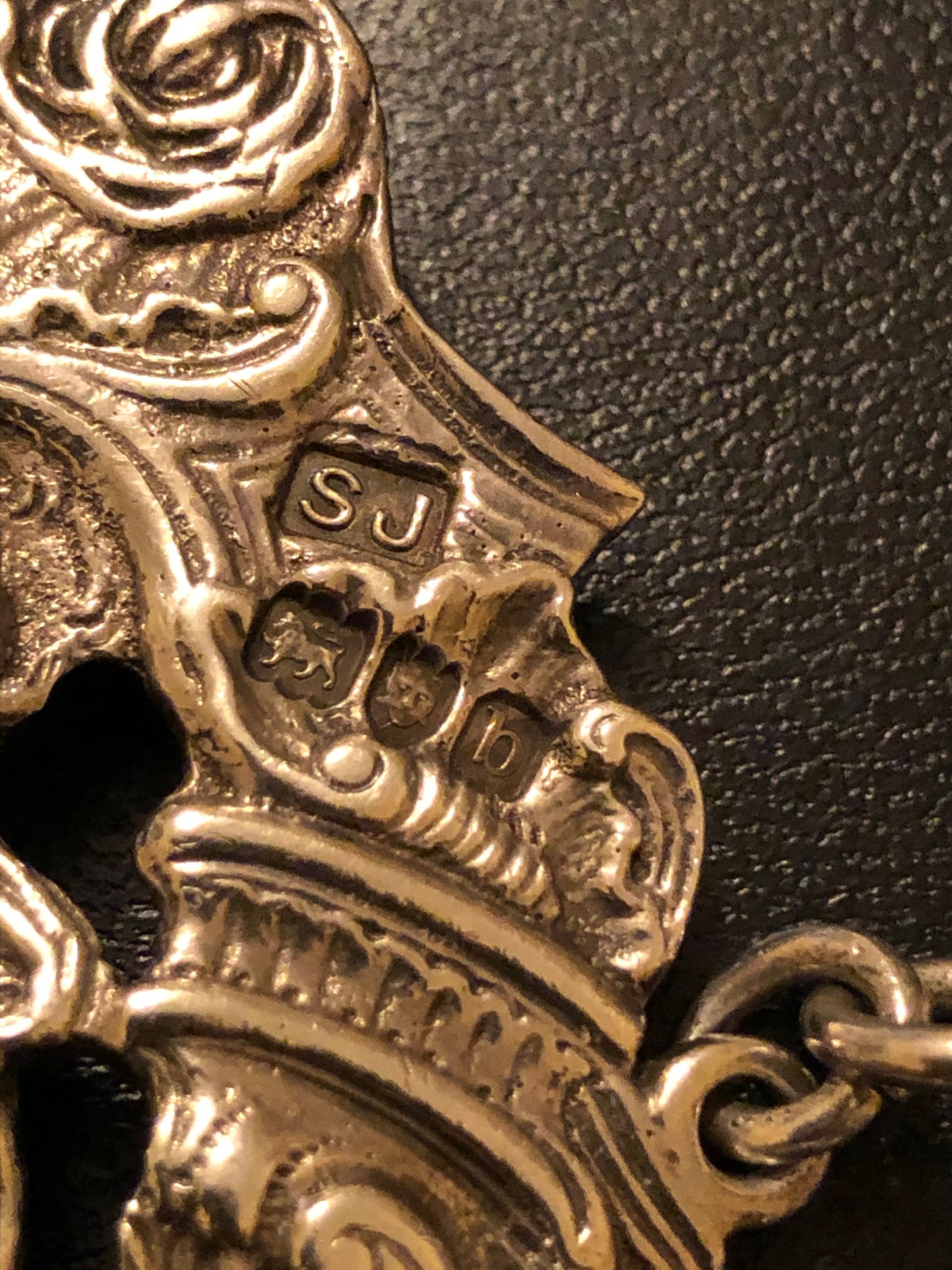 The Director Sharn - Victorian Silver Chain Belt