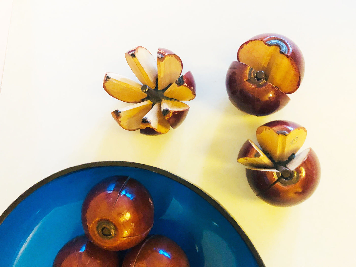 The Director Madison - Vintage Archimedes Apple Fraction Set