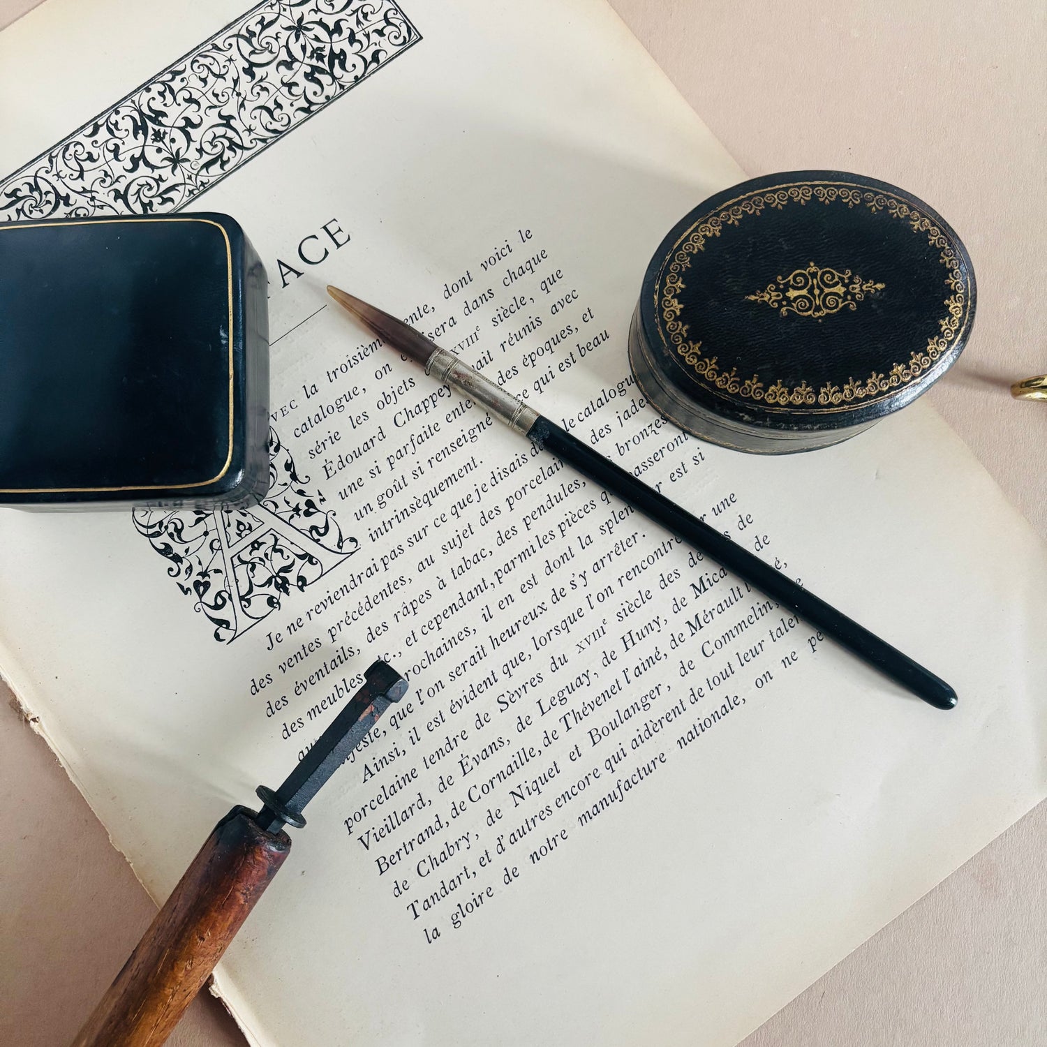 Antique Agate Gold Leaf Burnishing Tool | The Urban Vintage Affair