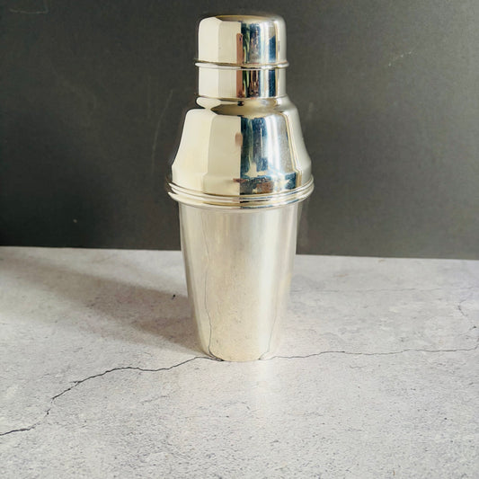 Silver Art Deco Cocktail Shaker | The Urban Vintage Affair