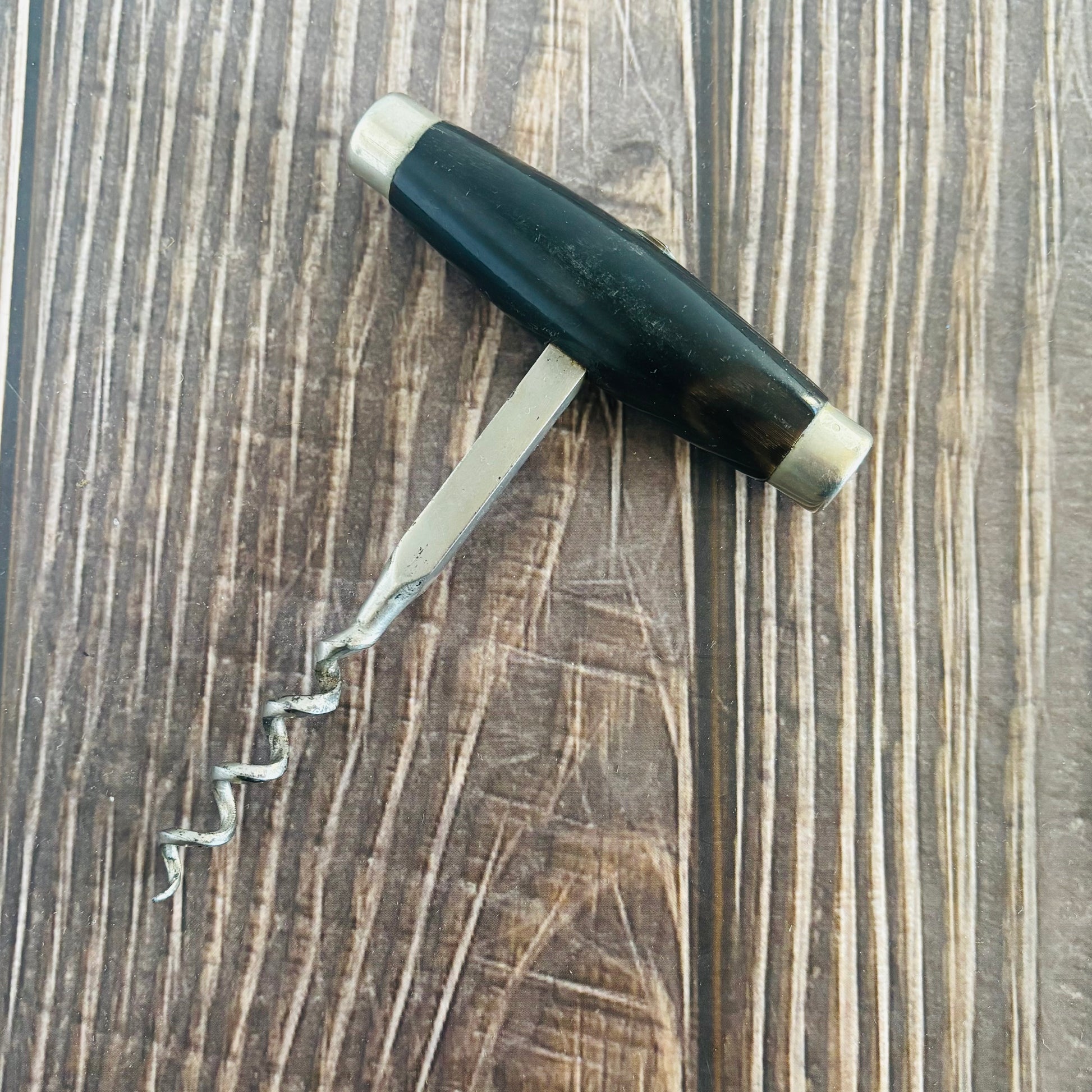 Victorian Horn Handle Corkscrew | The Urban Vintage Affair