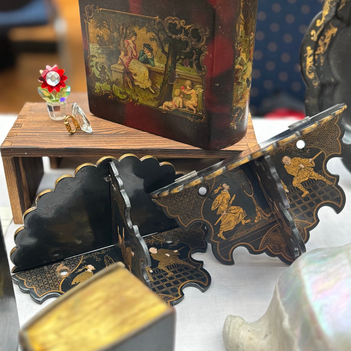 The Director Angela - Antique Chinoiserie Japanese Lacquer Wall Shelves