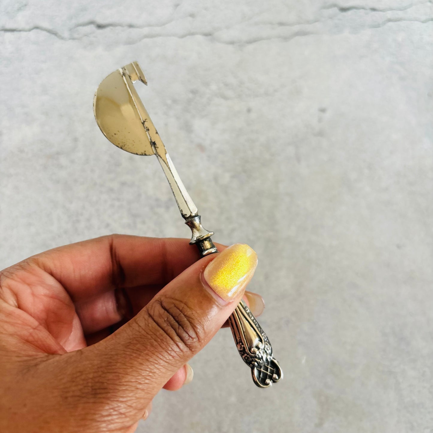 The Headhunter Rickardo - Antique Citrus / Orange Peeler