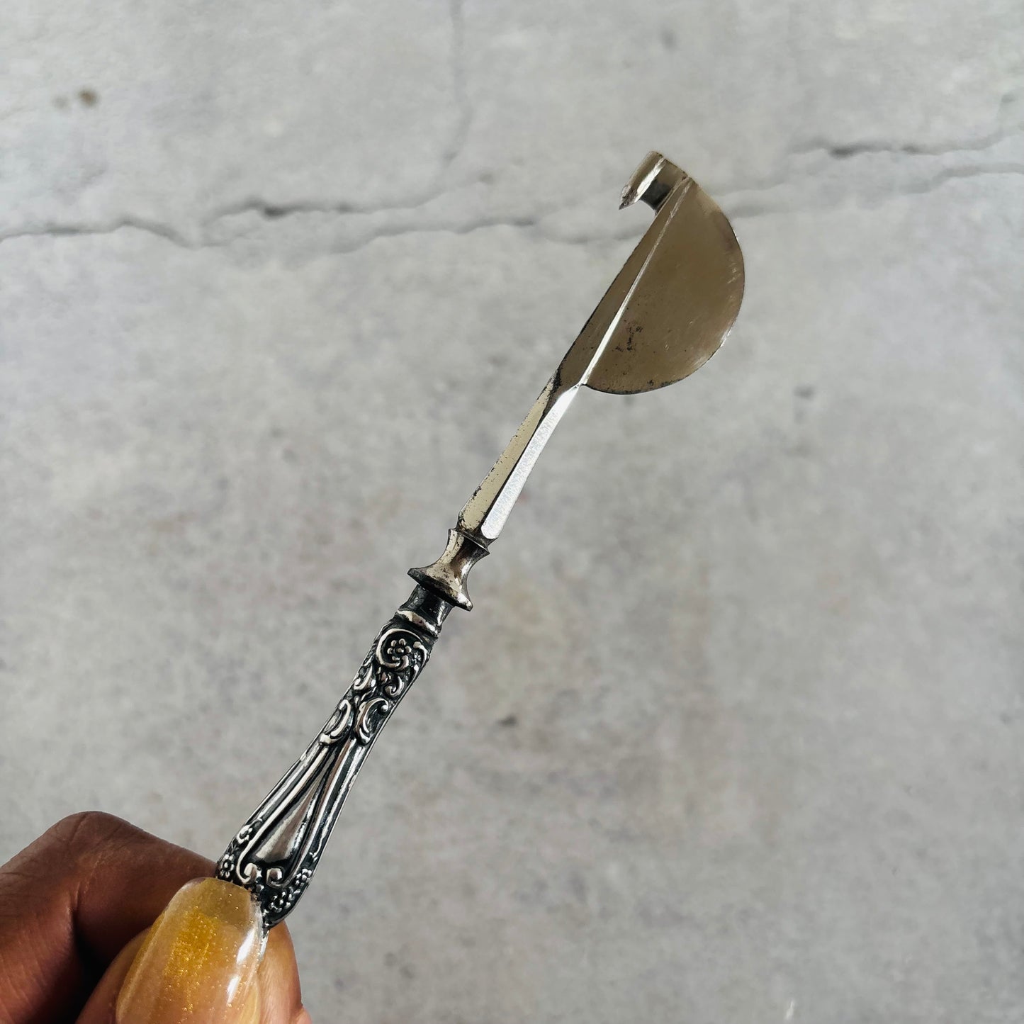 The Headhunter Rickardo - Antique Citrus / Orange Peeler