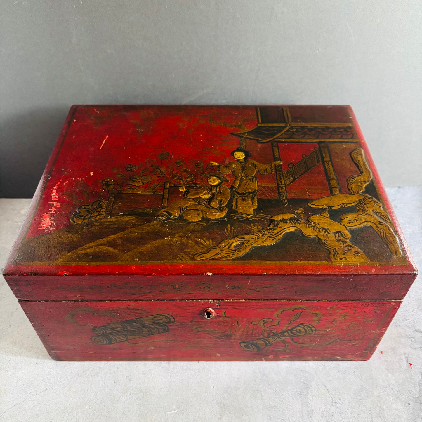 Antique Lacquered Hand Painted Oriental Box | The Urban Vintage Affair