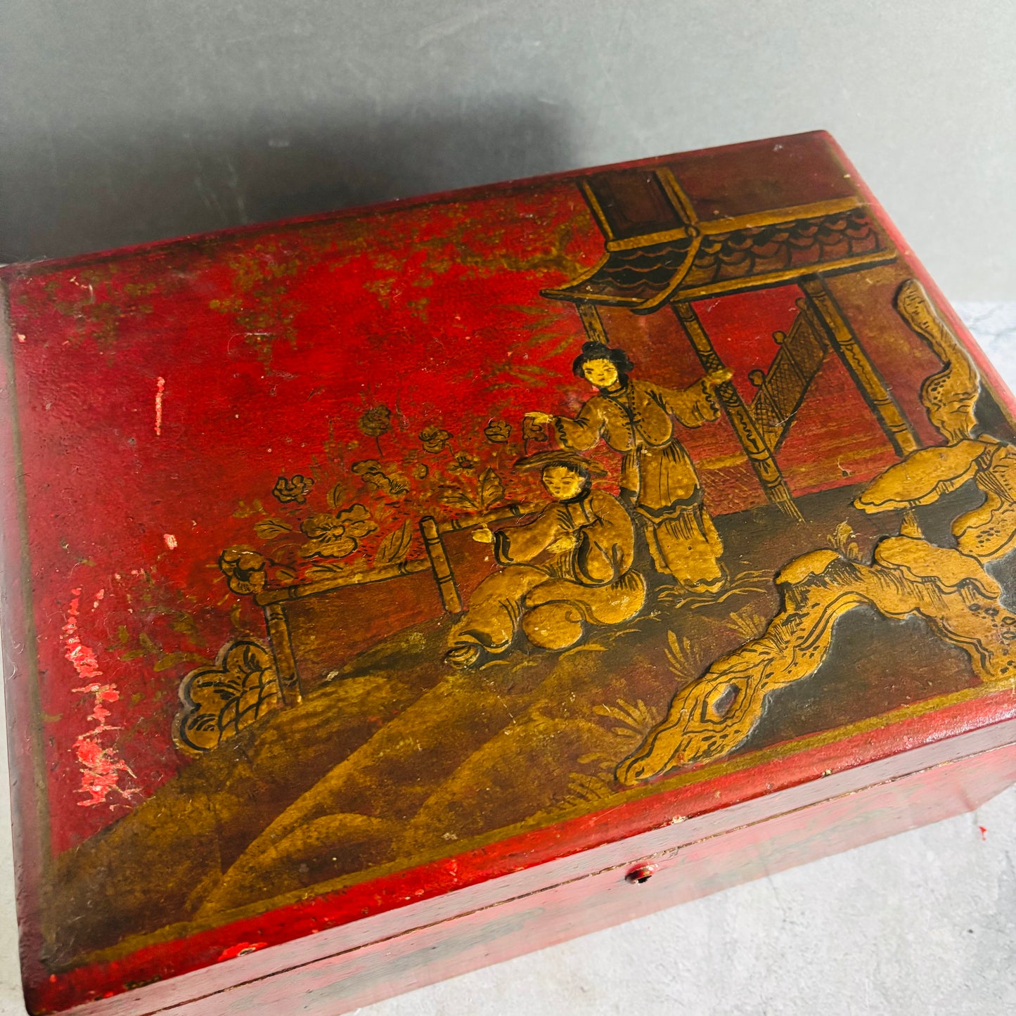 Antique Lacquered Hand Painted Oriental Box | The Urban Vintage Affair