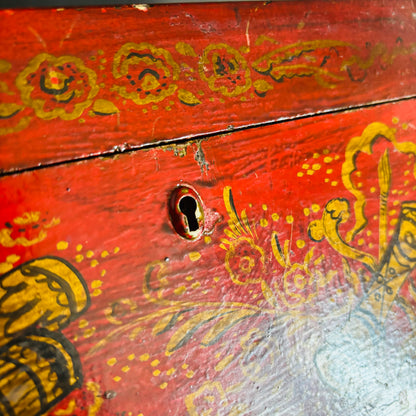 Antique Lacquered Hand Painted Oriental Box | The Urban Vintage Affair