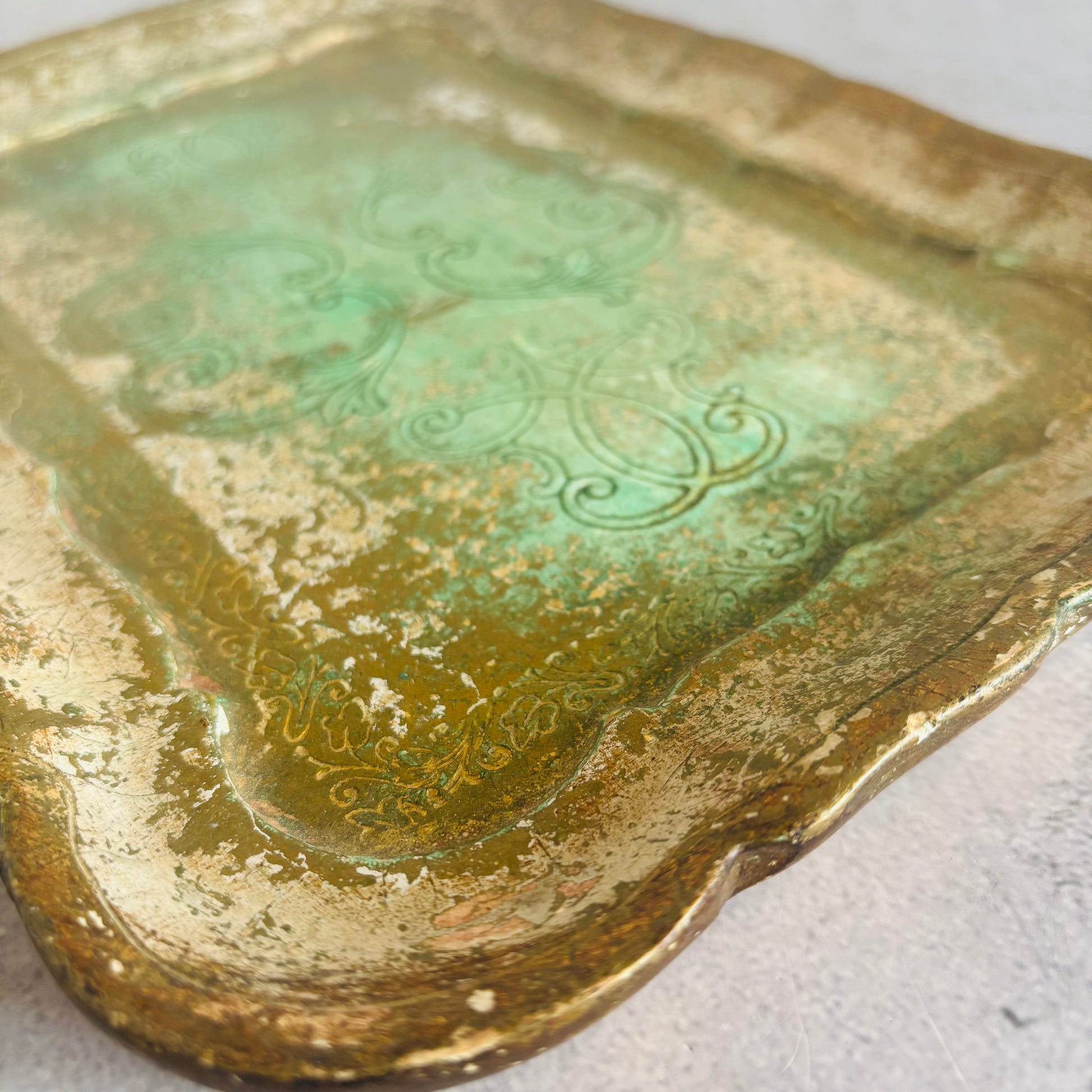 Antique Florentine Paper Mache Tray | The Urban Vintage Affair