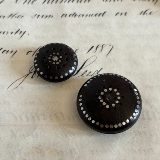 Antique Round Treen Vinaigrette Case | The Urban Vintage Affair