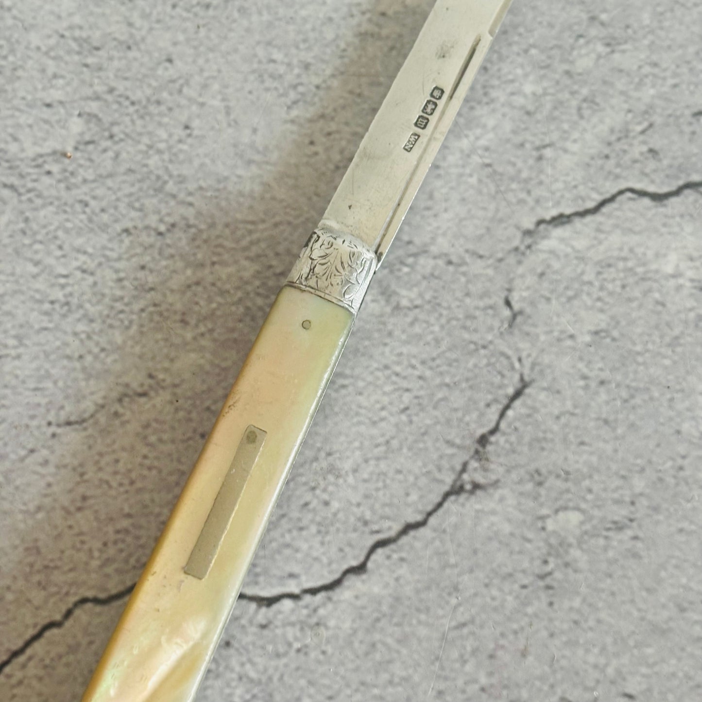 Silver and Mother Of Pearl Folding Fruit Knife 1914