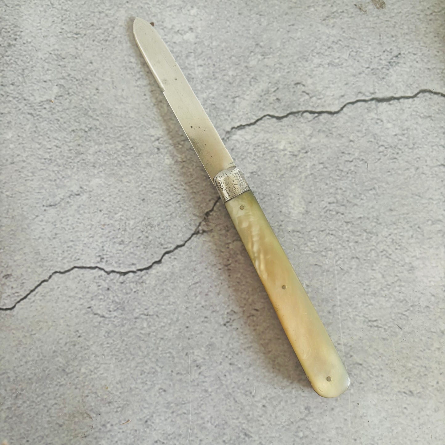 Silver and Mother Of Pearl Folding Fruit Knife 1914