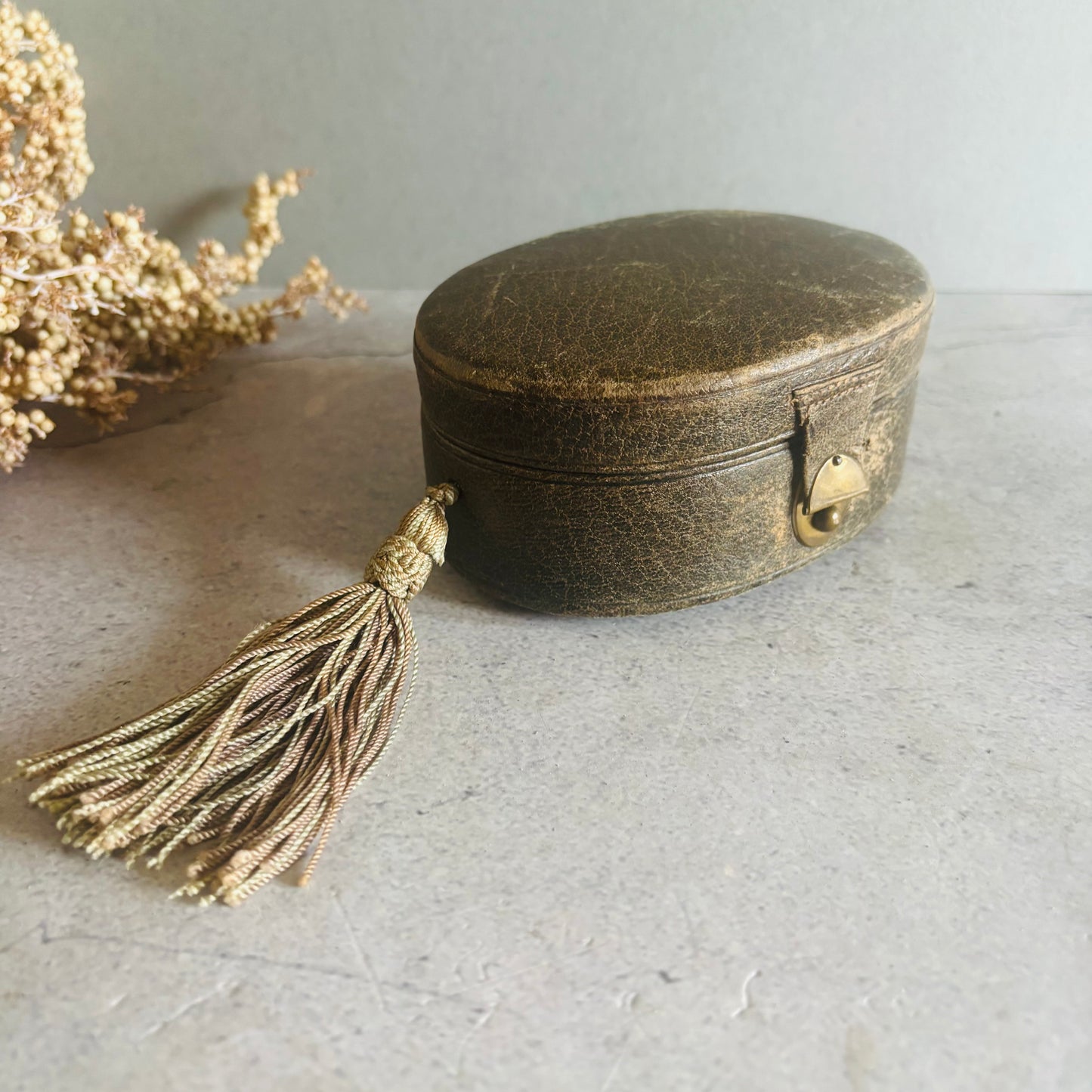 The Mixologist Mitch - Antique Leather Box With Tassel