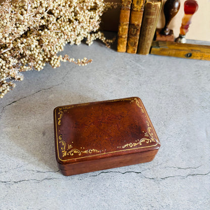 Vintage Italian Tan Leather Florentine Box | The Urban Vintage Affair