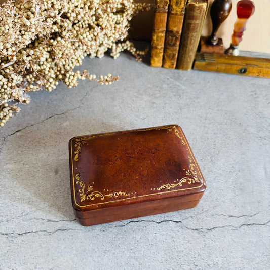 Vintage Italian Tan Leather Florentine Box | The Urban Vintage Affair