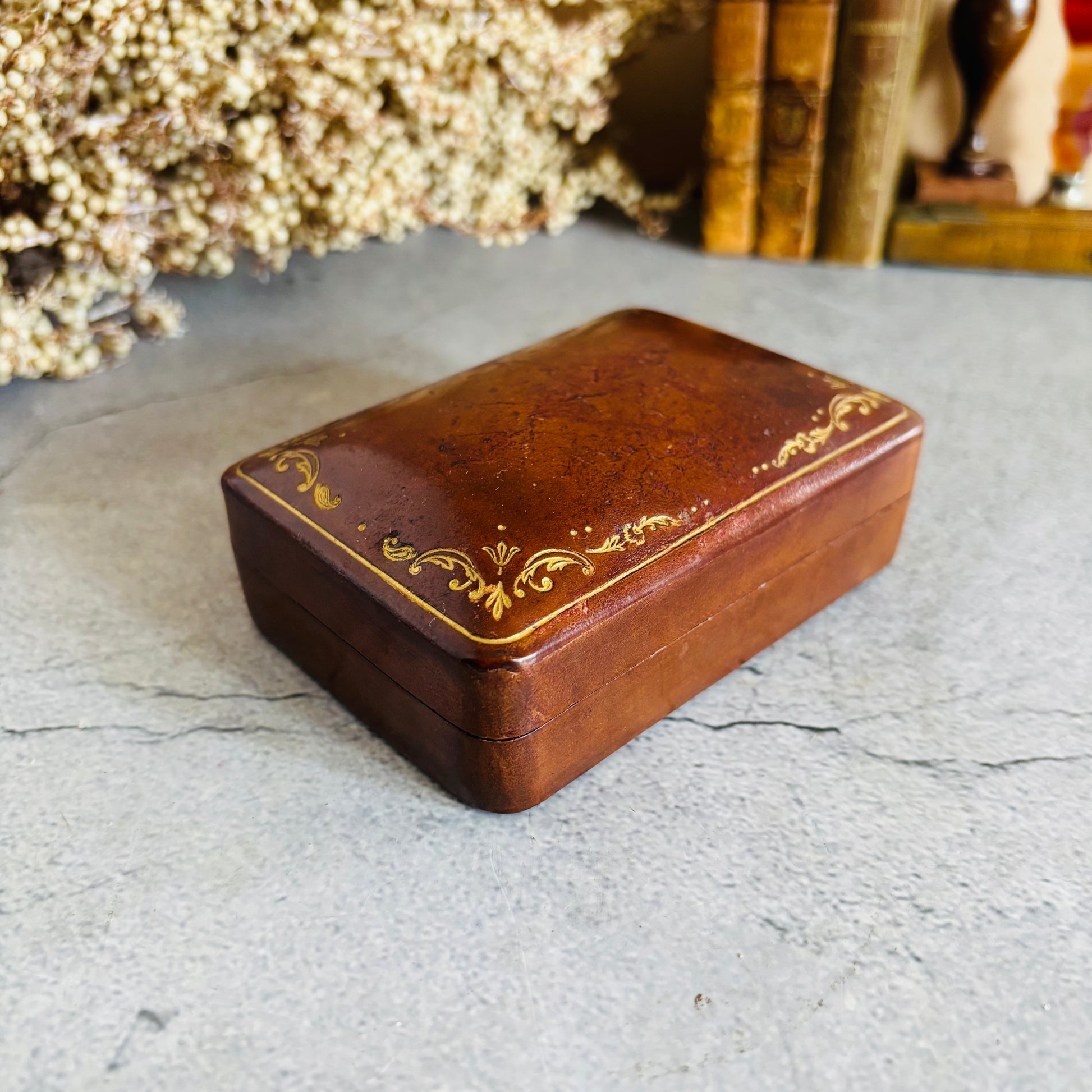 Vintage Italian Tan Leather Florentine Box | The Urban Vintage Affair