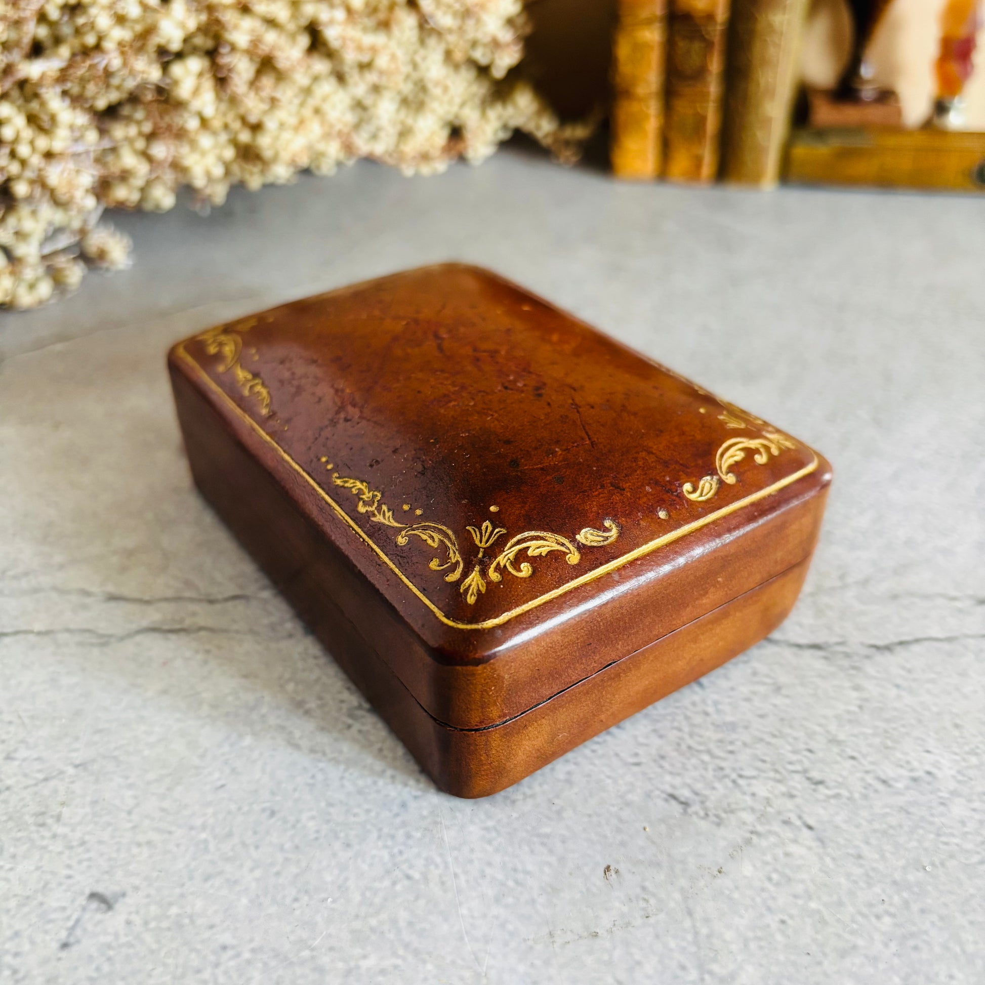 Vintage Italian Tan Leather Florentine Box | The Urban Vintage Affair
