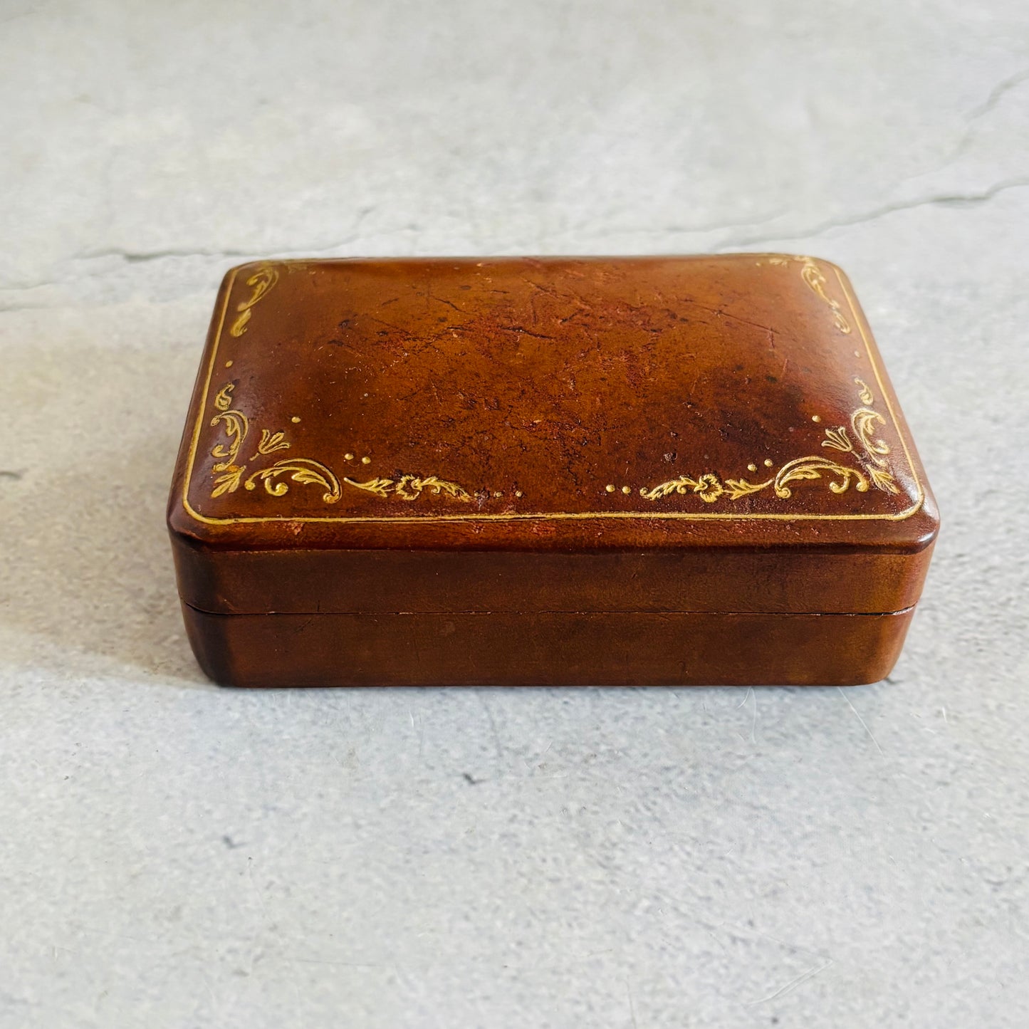 Vintage Italian Tan Leather Florentine Box | The Urban Vintage Affair