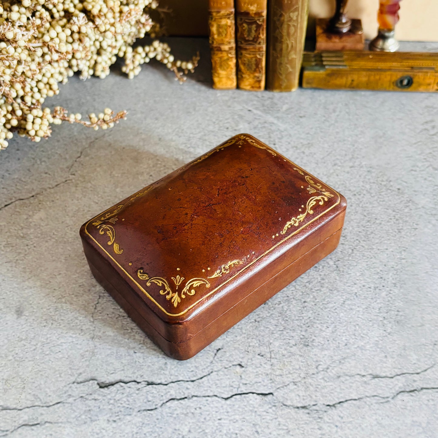 Vintage Italian Tan Leather Florentine Box | The Urban Vintage Affair