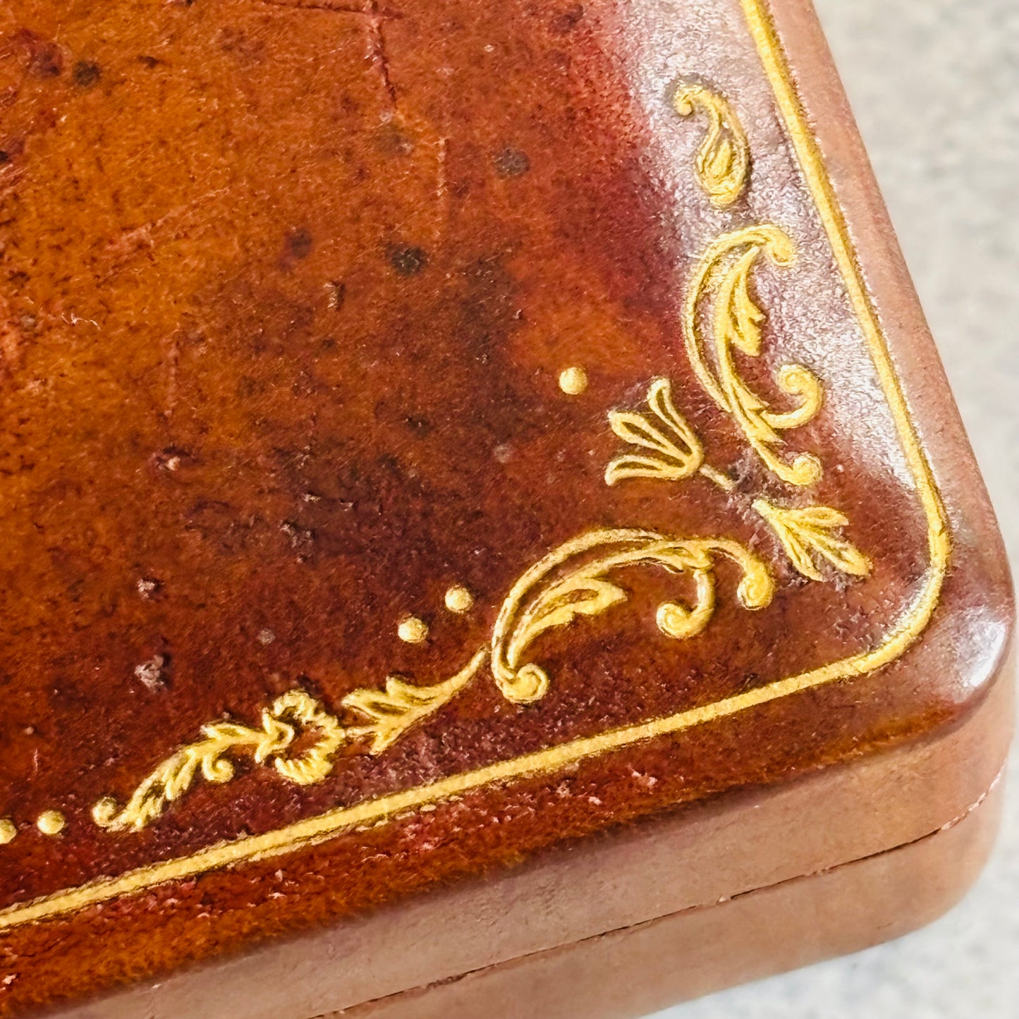 The Mixologist Adriana - Vintage Leather Florentine Box