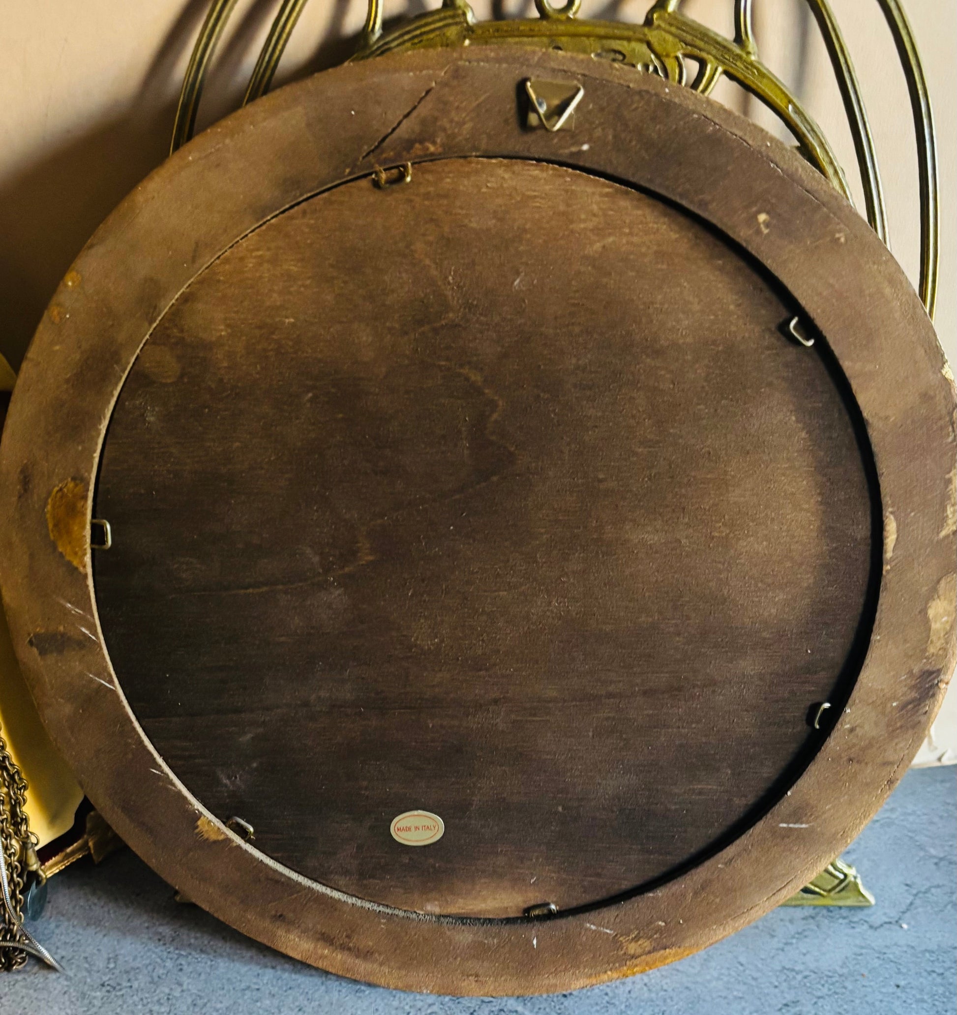 Vintage Italian Gilt Wooden Frame Round Mirror | The Urban Vintage Affair