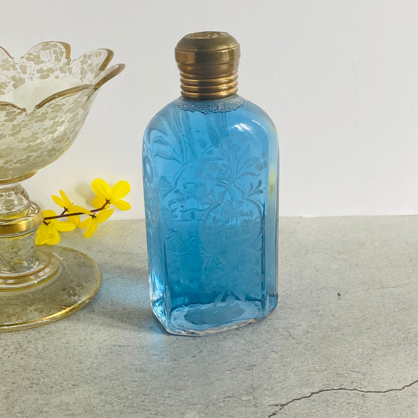 The Artist Avery - French Etched Glass Bottle