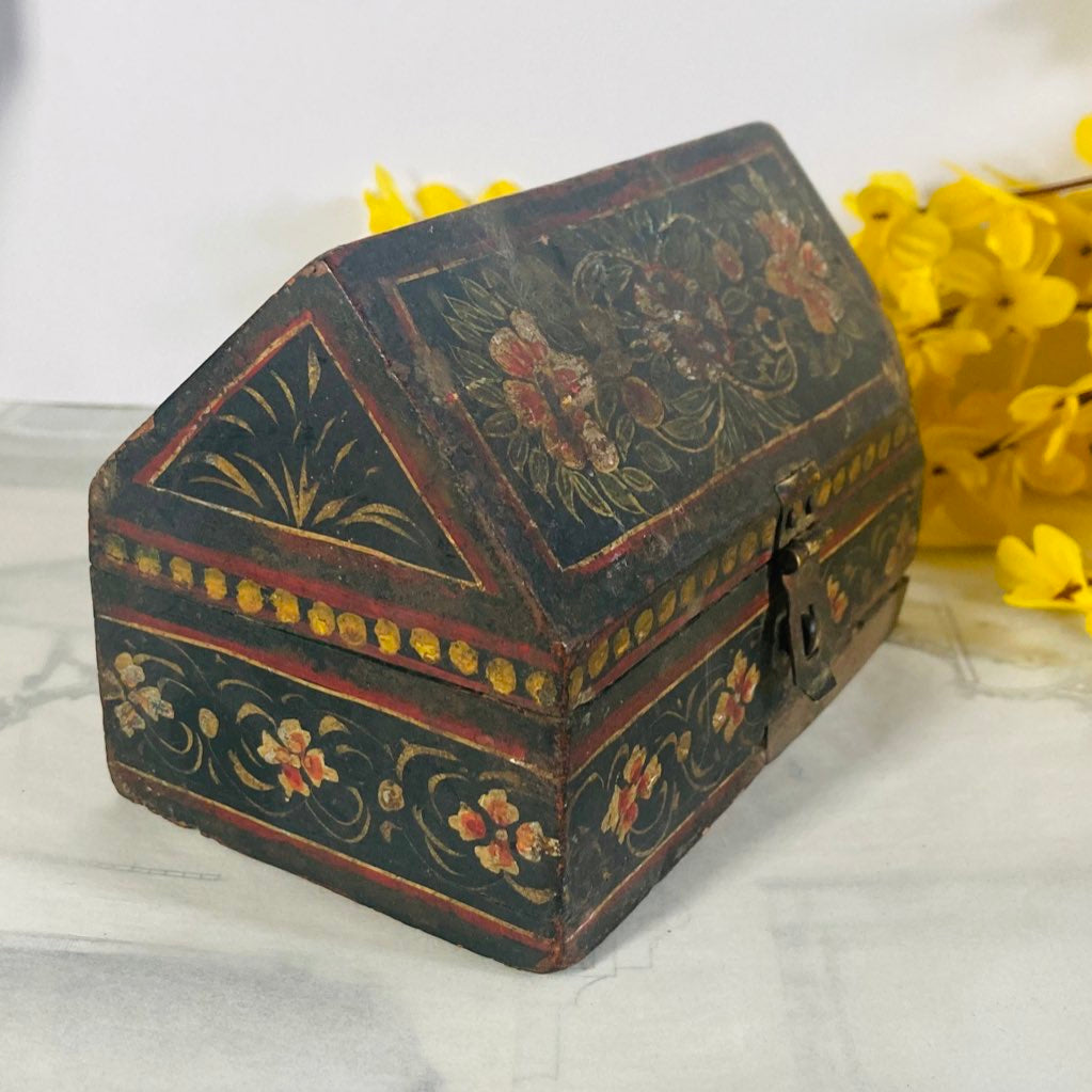 Antique Wooden Hand Painted Folk Art Box | The Urban Vintage Affair